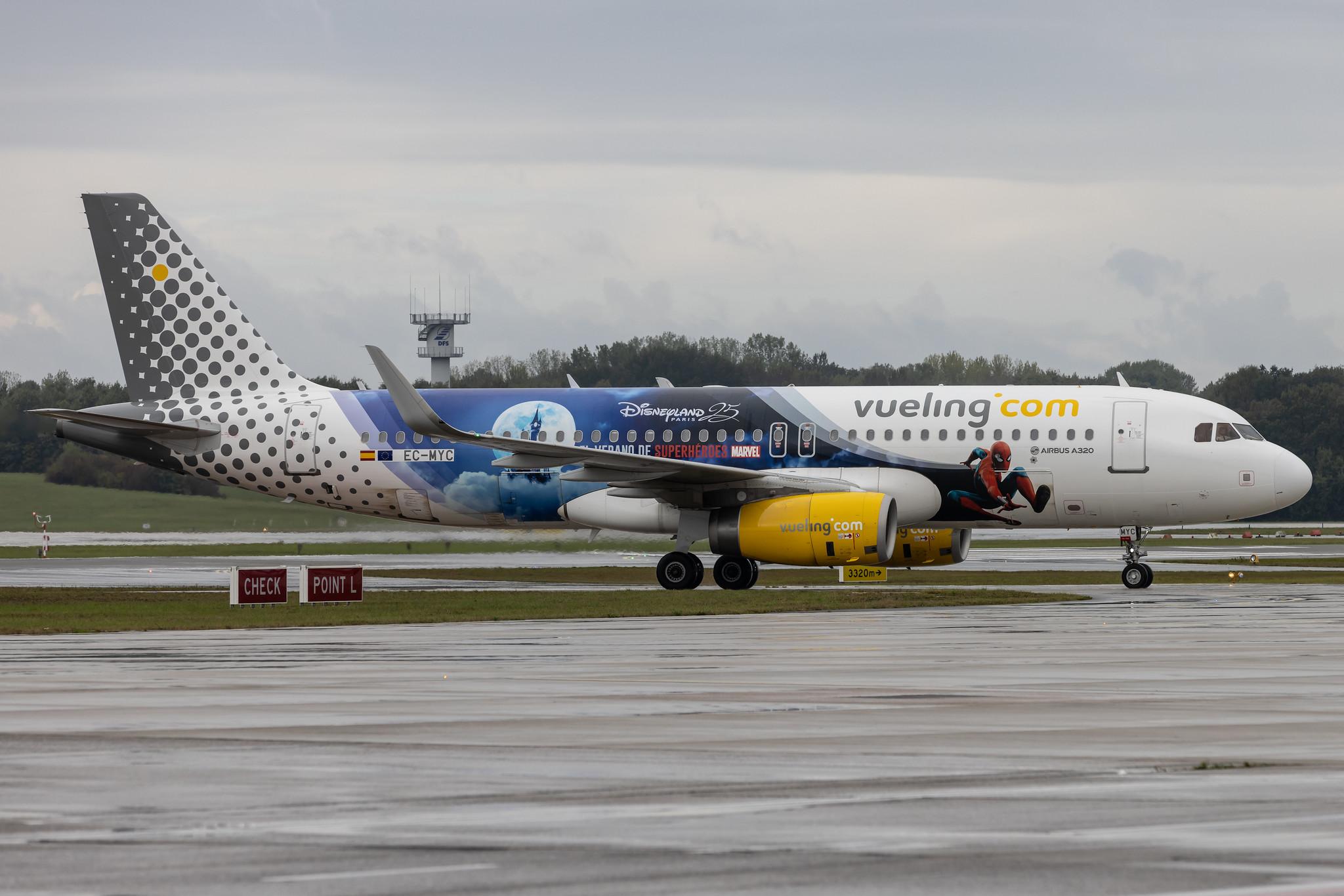 Hamburg Airport: Vueling (VY / VLG) | Livery: Disneyland Paris Livery | Airbus A320-232 A320 | EC-MYC | MSN 8238