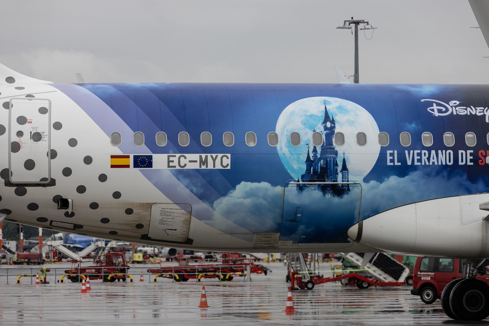 Hamburg Airport: Vueling (VY / VLG) | Livery: Disneyland Paris Livery | Airbus A320-232 A320 | EC-MYC | MSN 8238