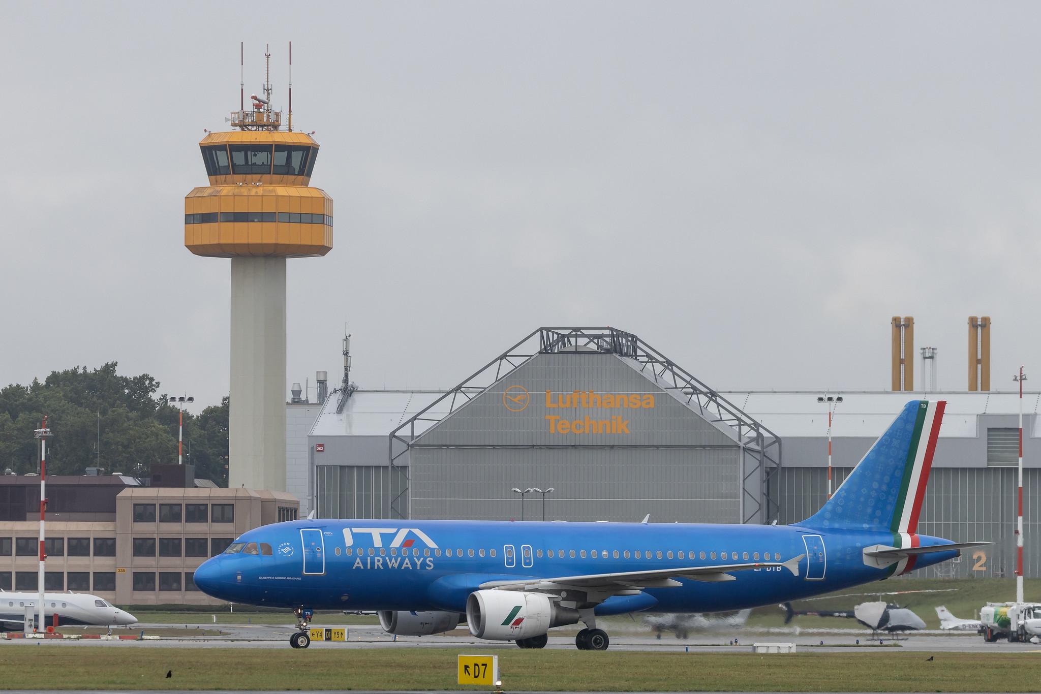 Hamburg Airport: ITA Airways (AZ / ITY) | Operator: Italia Trasporto Aereo | Airbus A320-216 A320 | EI-DTB | MSN 03815