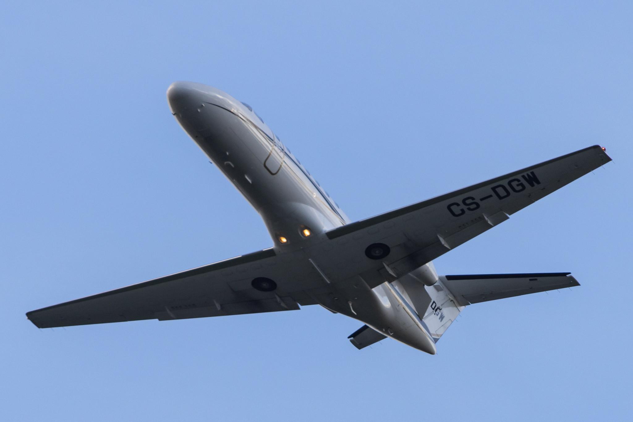 Hamburg Airport: Valair (/ VVV) |  Cessna 525B CitationJet CJ3 C25B | CS-DGW | MSN 525B-0235