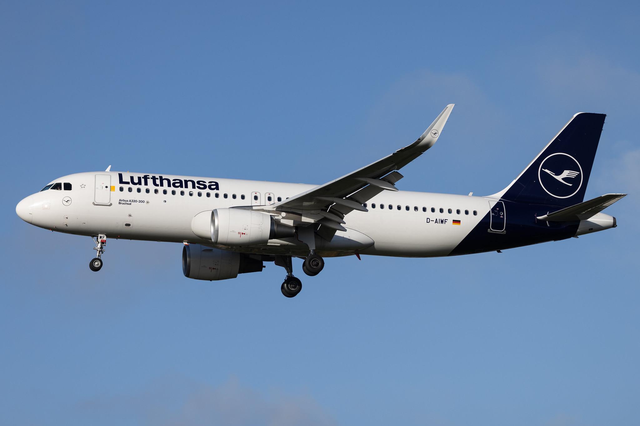 Hamburg Airport: Lufthansa (LH / DLH) |  Airbus A320-214 A320 | D-AIWF | MSN 8853