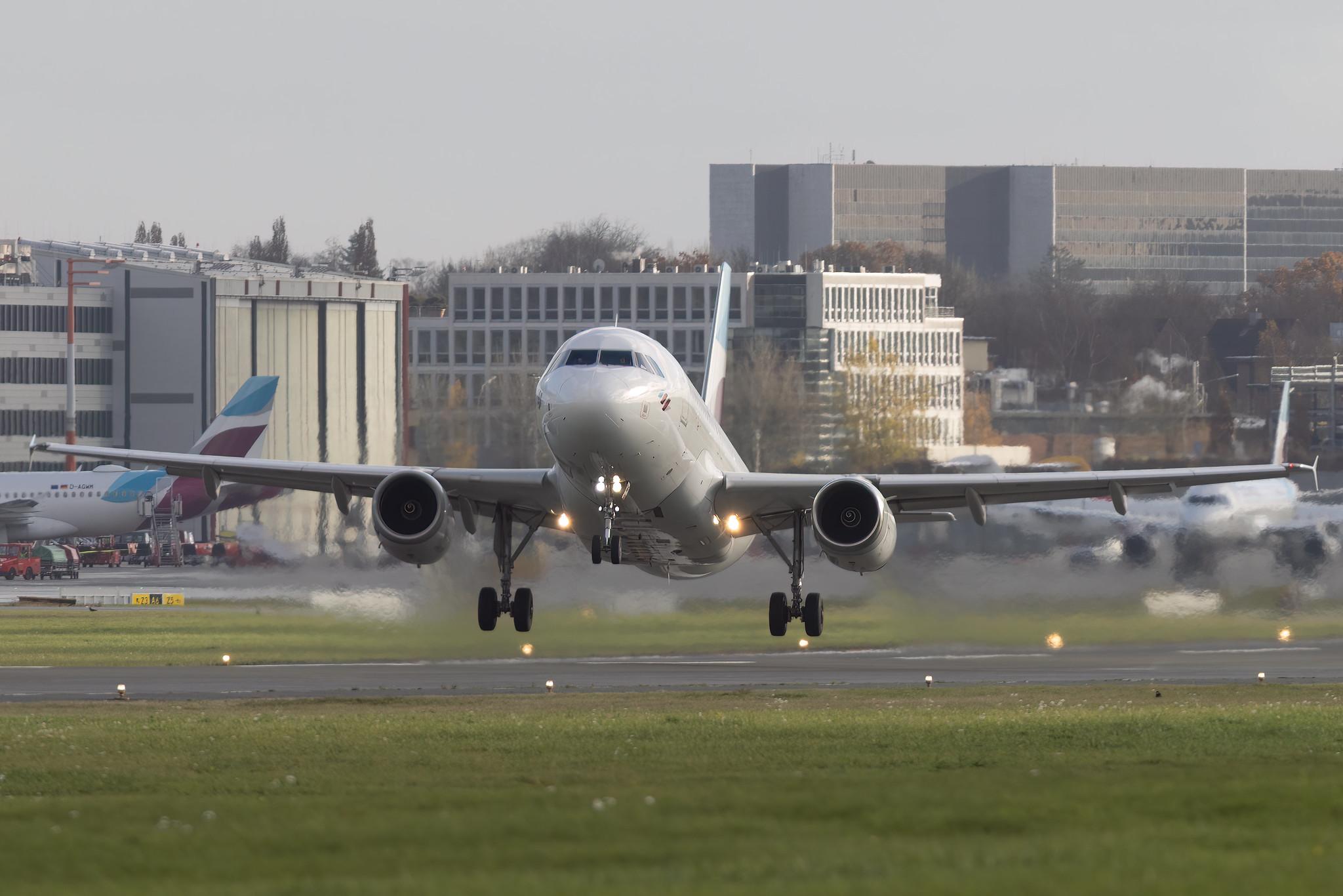 Hamburg Airport: Eurowings (EW / EWG) |  Airbus A319-132 A319 | D-AGWF | MSN 3172