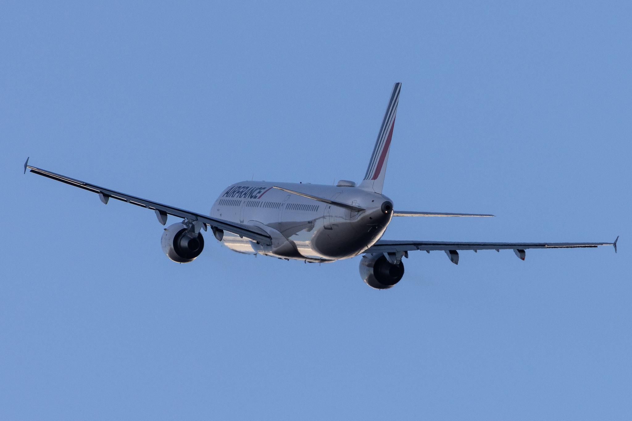 Hamburg Airport: Air France (AF / AFR) |  Airbus A321-212 A321 | F-GTAK | MSN 1658