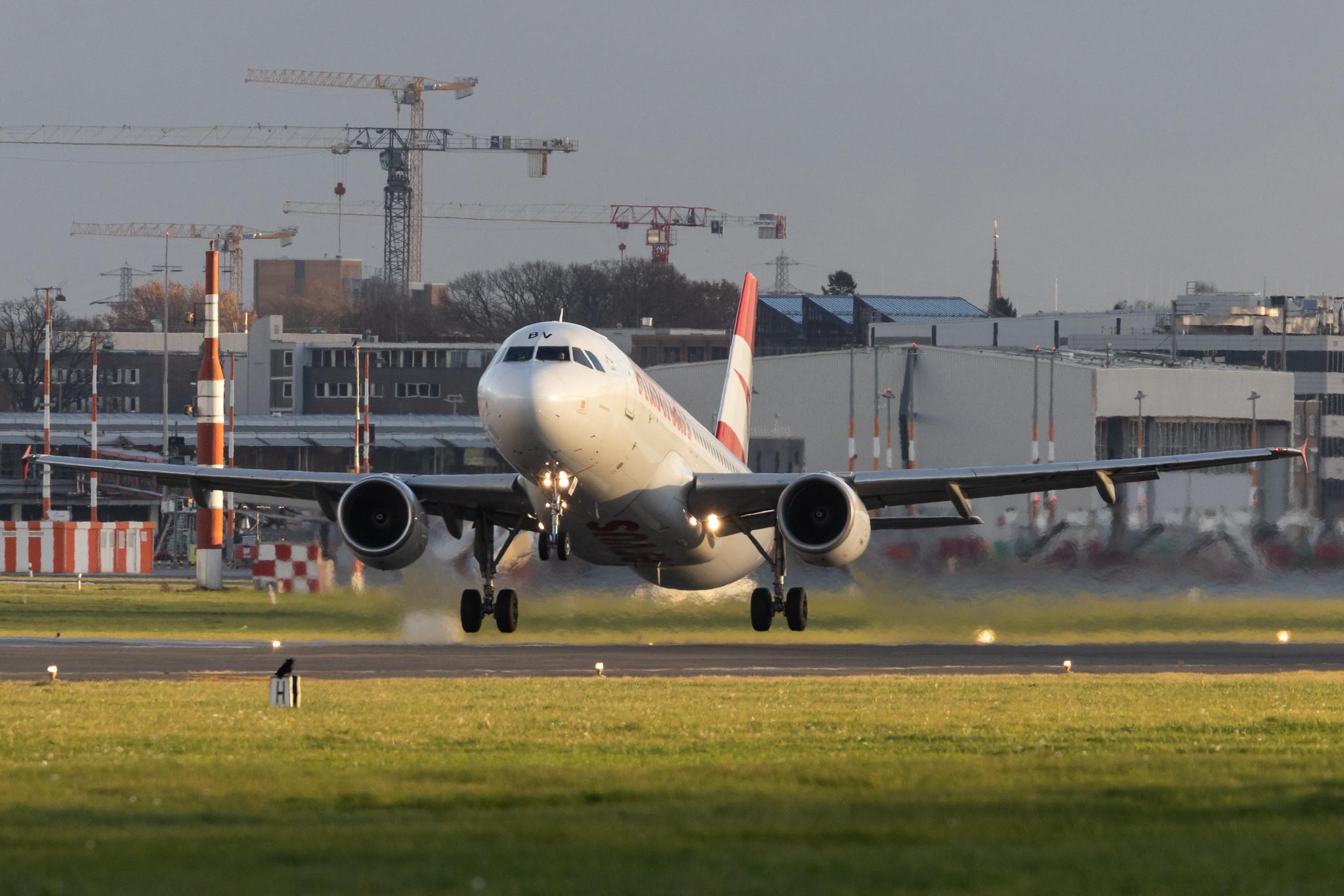 Hamburg Airport: Austrian Airlines (OS / AUA) |  Airbus A320-214 A320 | OE-LBV | MSN 1385