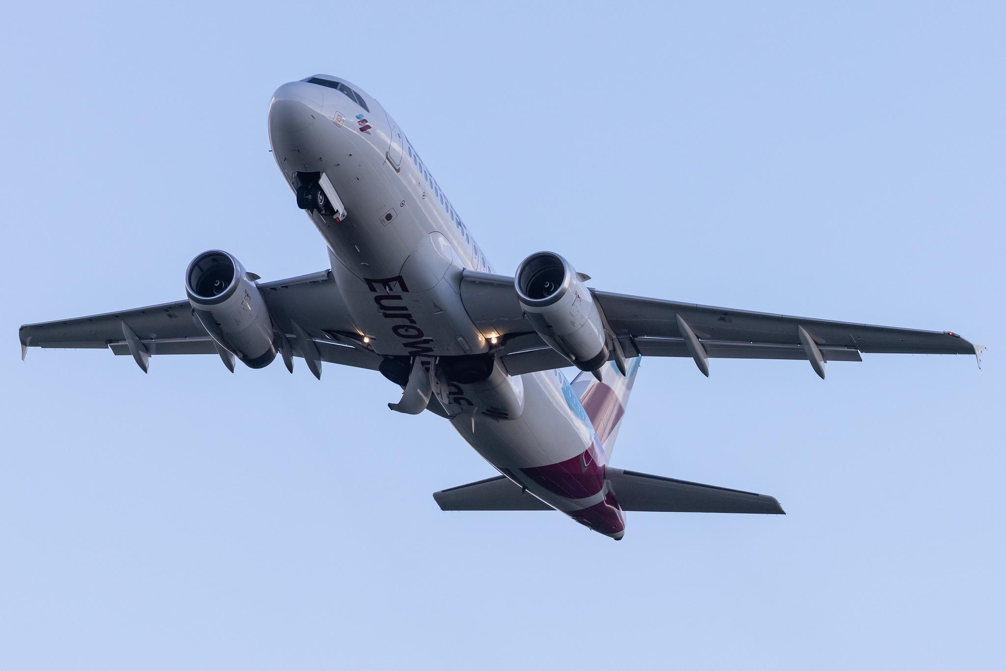 Hamburg Airport: Eurowings (EW / EWG) |  Airbus A319-132 A319 | D-AGWM | MSN 3839