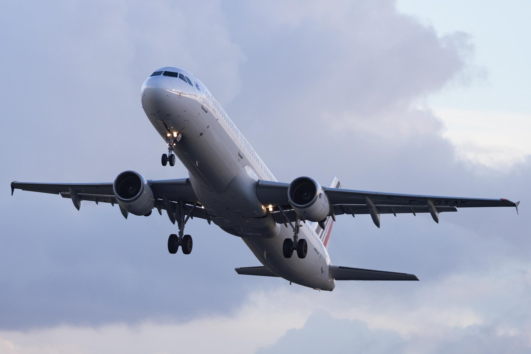 Hamburg Airport: Air France (AF / AFR) |  Airbus A321-212 A321 | F-GTAK | MSN 1658