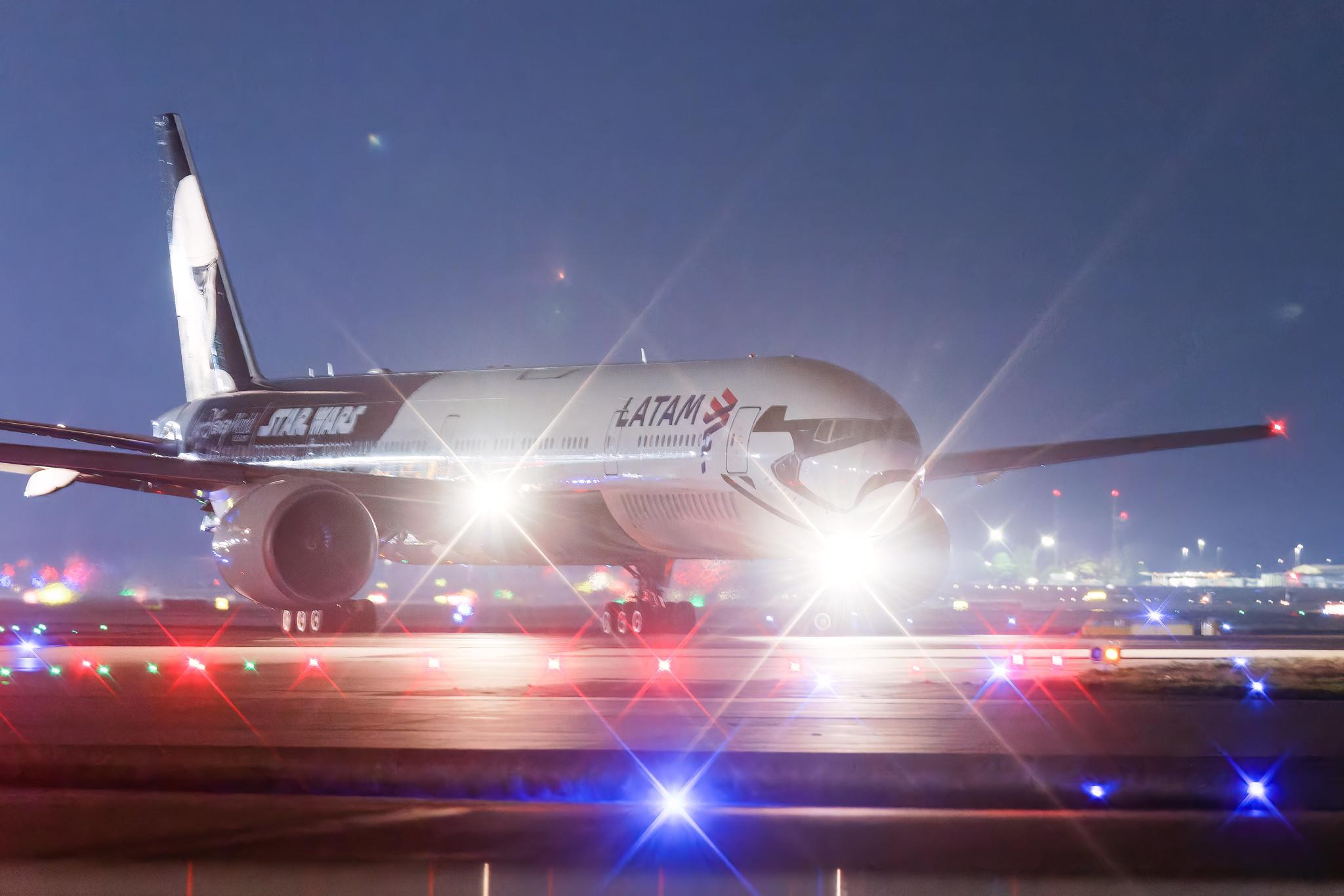 Frankfurt Airport: LATAM Airlines (LA / LAN) | Livery: Star Wars-Galaxy's Edge Livery | Operator: LATAM Brasil | Boeing 777-32W(ER) B77W | PT-MUA | MSN 37664