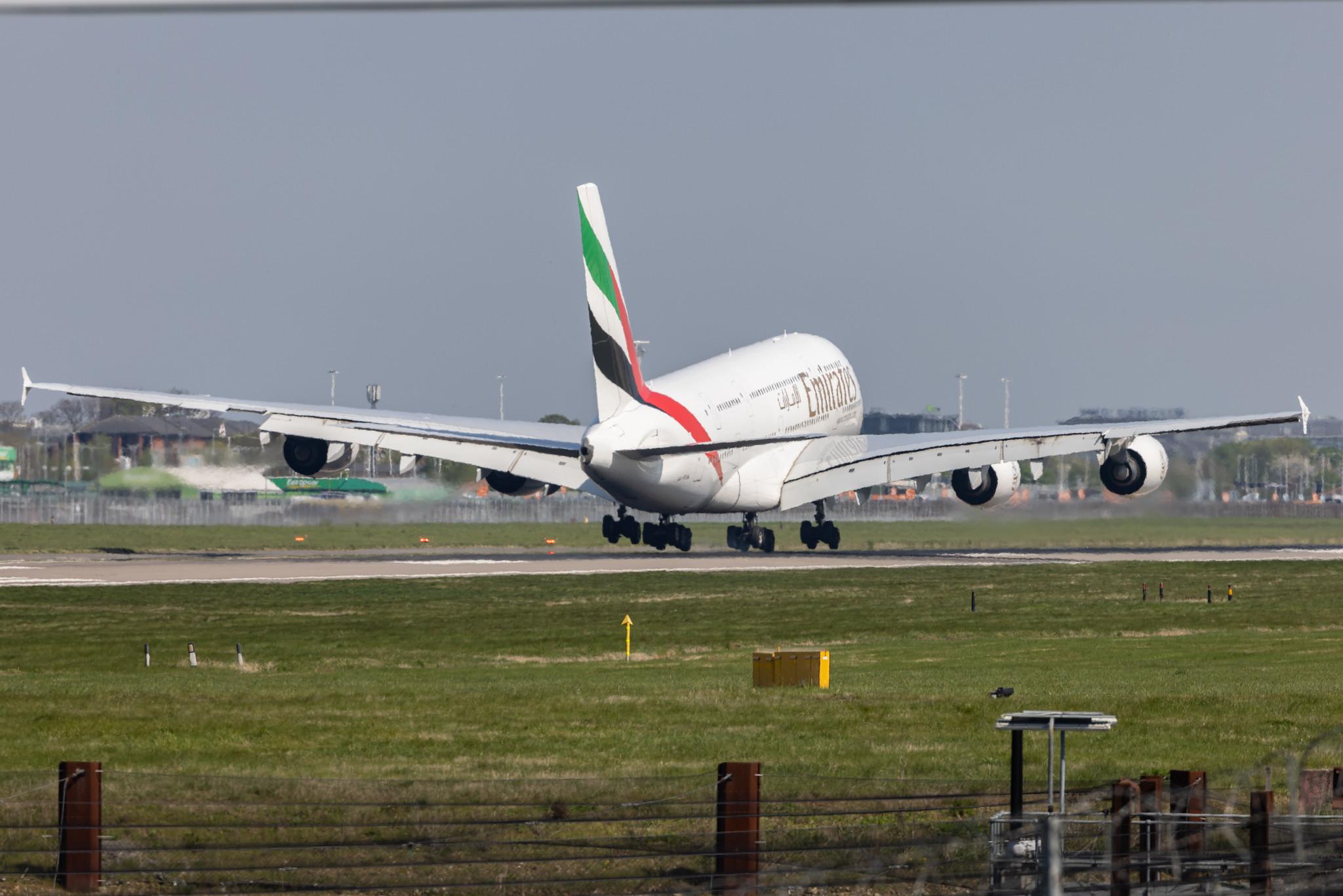 London Heathrow: Emirates (EK / UAE) |  Airbus A380-861 A388 | A6-EUA | MSN 211