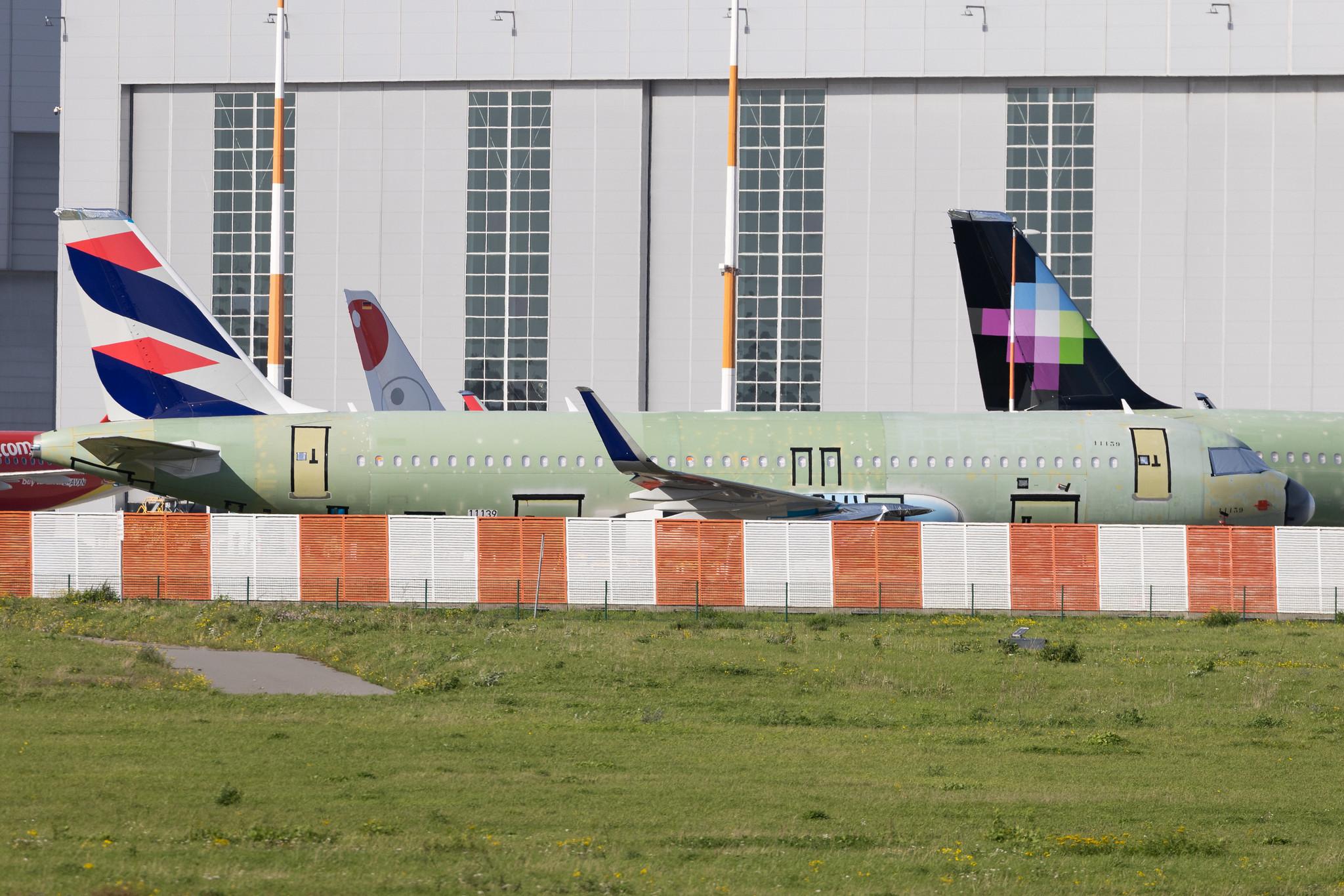 Hamburg Finkenwerder: LATAM Airlines Brasil | Airbus A320-271N A20N | D- | PR-XBJ | MSN 11139