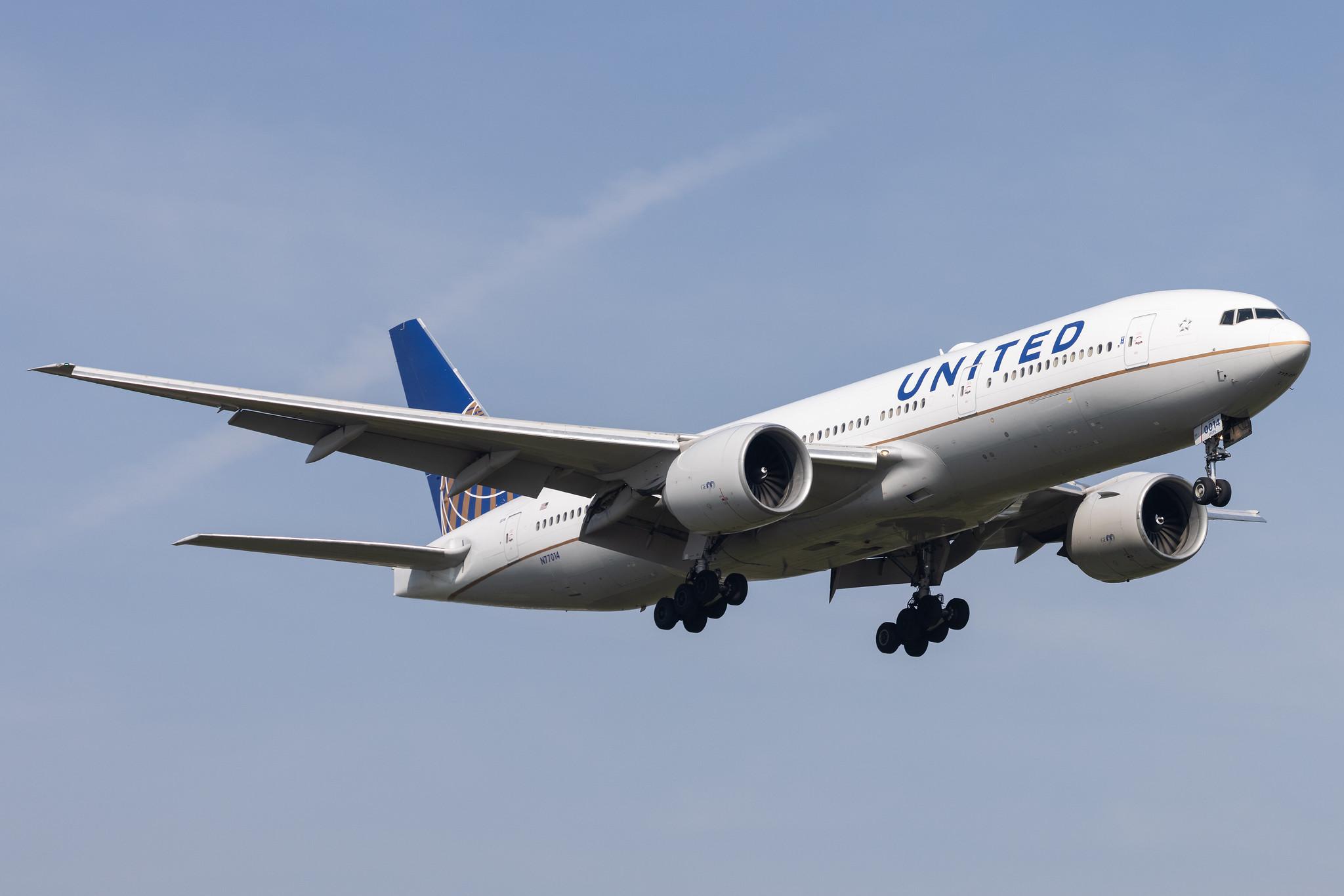 London Heathrow: United Airlines (UA / UAL) |  Boeing 777-224(ER) B772 | N77014 | MSN 29862