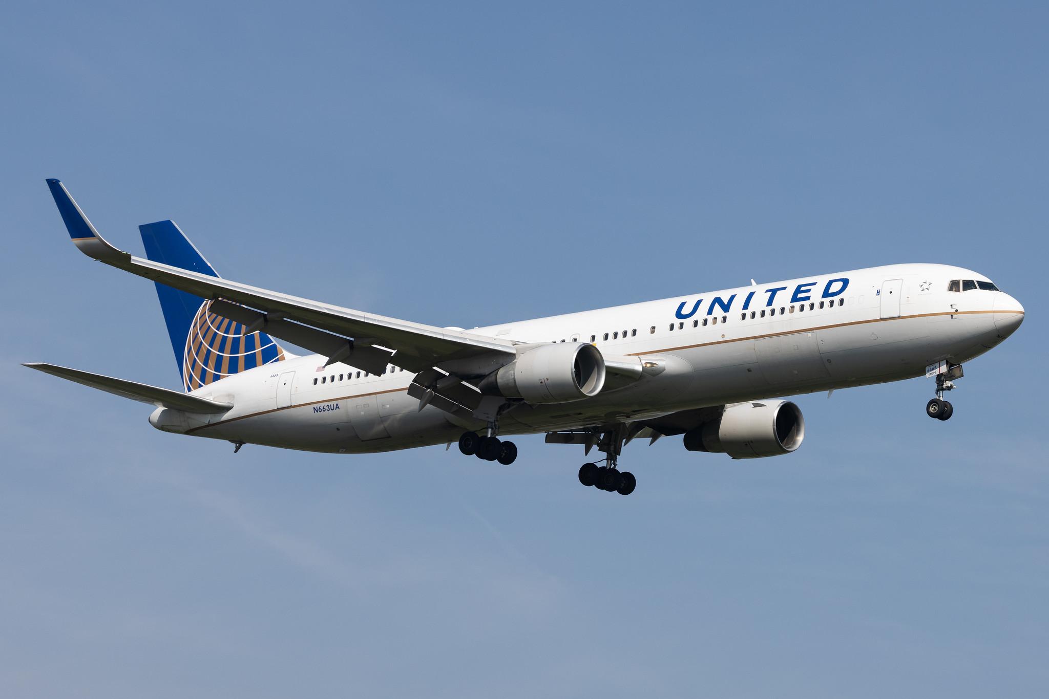 London Heathrow: United Airlines (UA / UAL) |  Boeing 767-322(ER) B763 | N663UA | MSN 27160