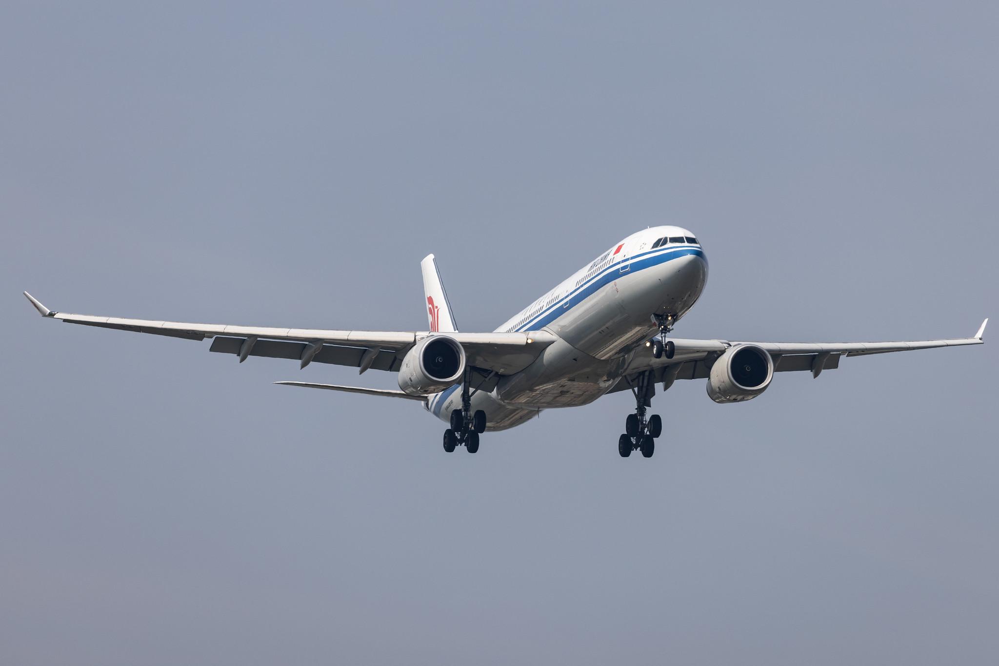 London Heathrow: Air China (CA / CCA) |  Airbus A330-343 A333 | B-5978 | MSN 1673