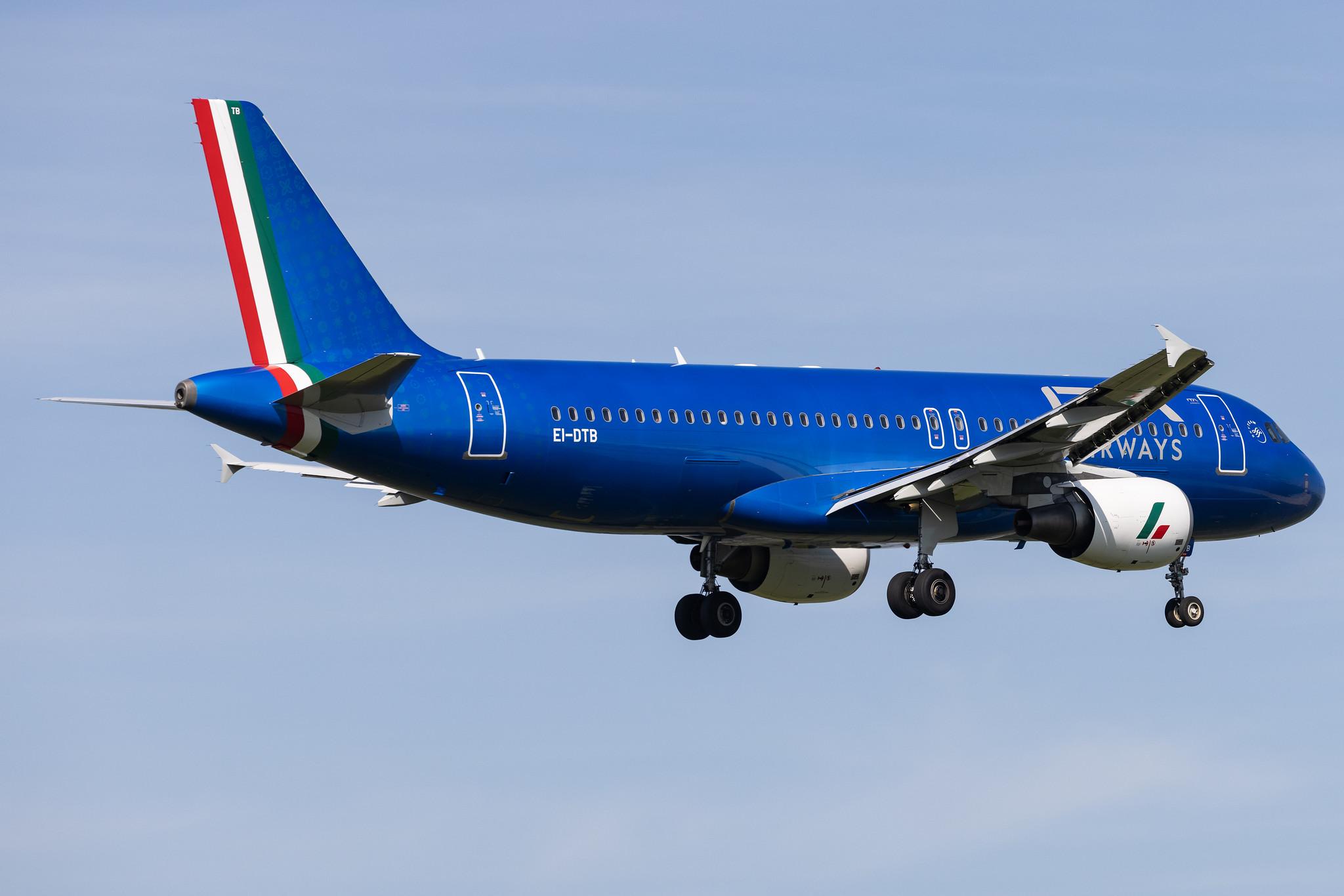 London Heathrow: ITA Airways (AZ / ITY) | Operator: Italia Trasporto Aereo |  Airbus A320-216 A320 | EI-DTB | MSN 03815