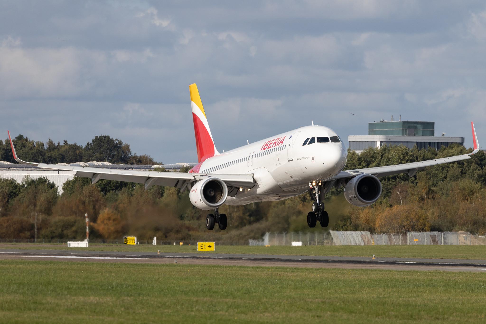 Hamburg Airport: Iberia (IB / IBE) | Airbus A320-214 A320 | EC-MDK | MSN 6328