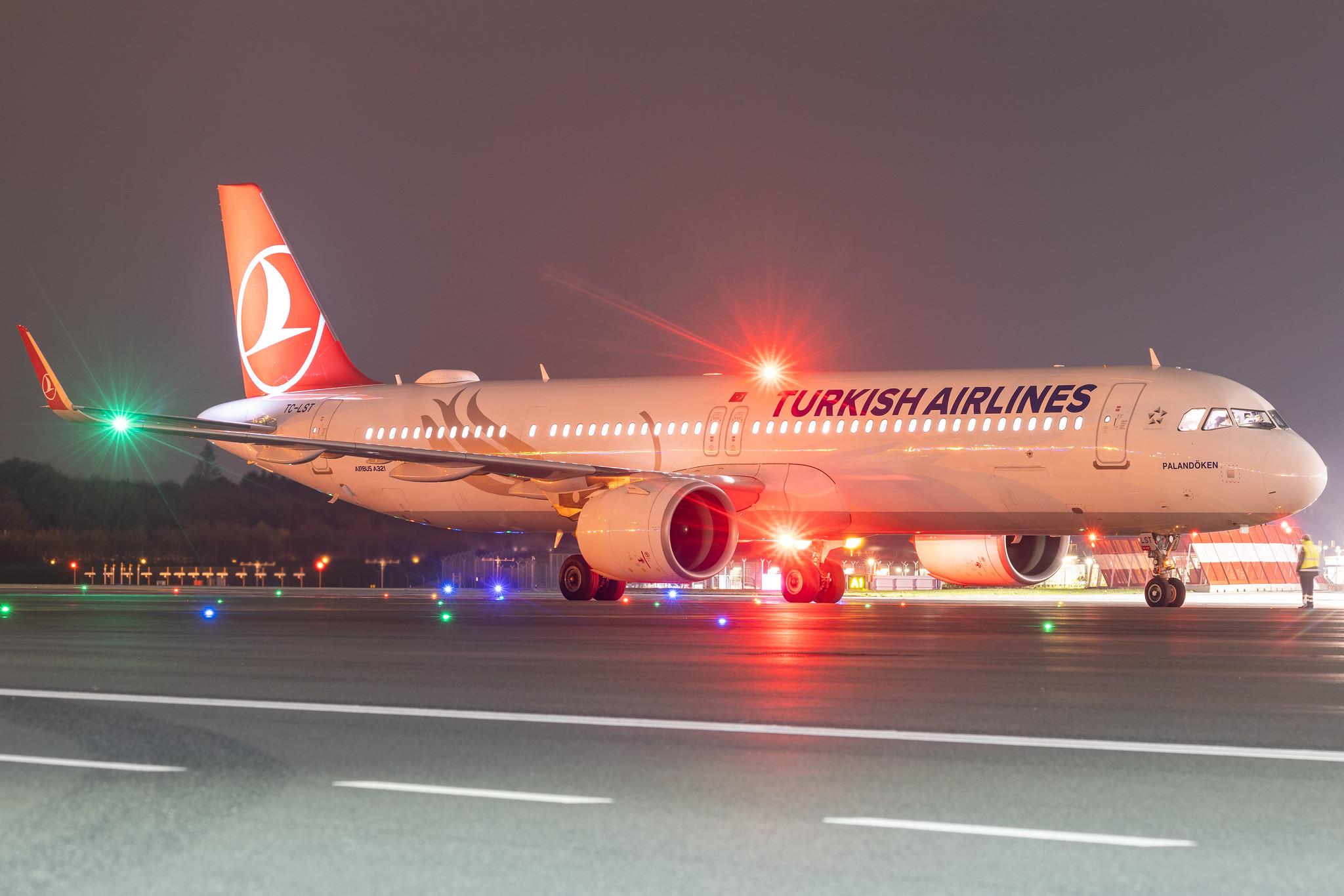 Hamburg Airport: Turkish Airlines (TK / THY) | Airbus A321-271NX A21N | TC-LST | MSN 09326