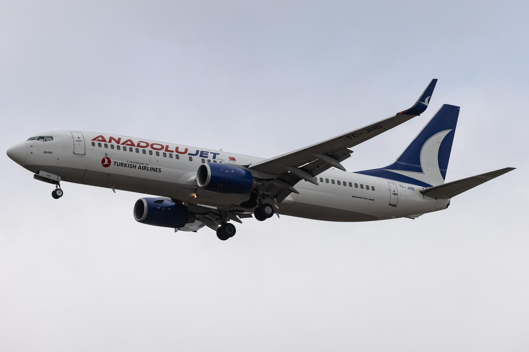 Flughafen Berlin Brandenburg: Anadolu Jet (TK / THY) | Operator: Turkish Airlines | Boeing 737-8F2 B738 | TC-JHD | MSN 35743