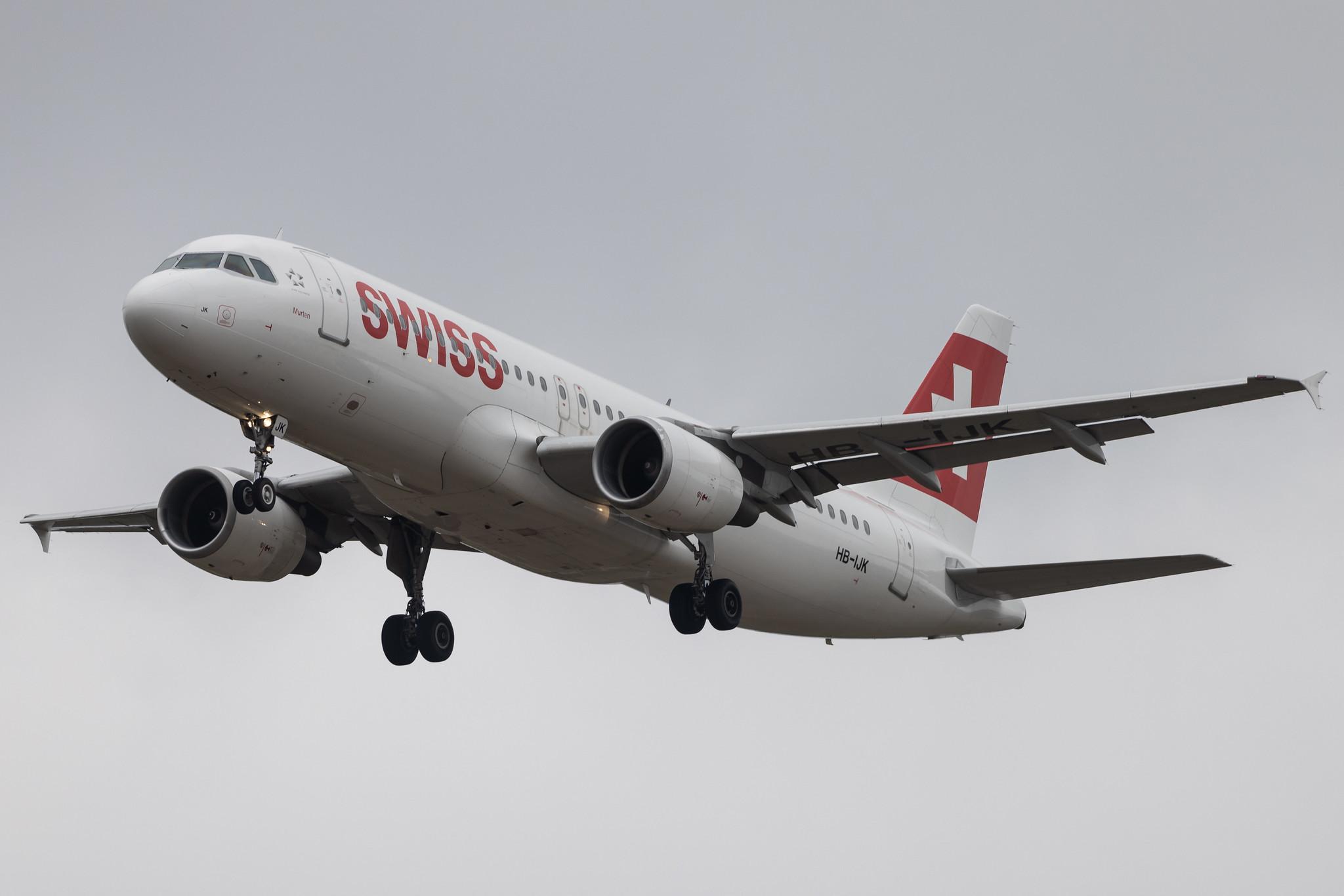 Flughafen Berlin Brandenburg: Swiss (LX / SWR) | Airbus A320-214 A320 | HB-IJK | MSN 0596