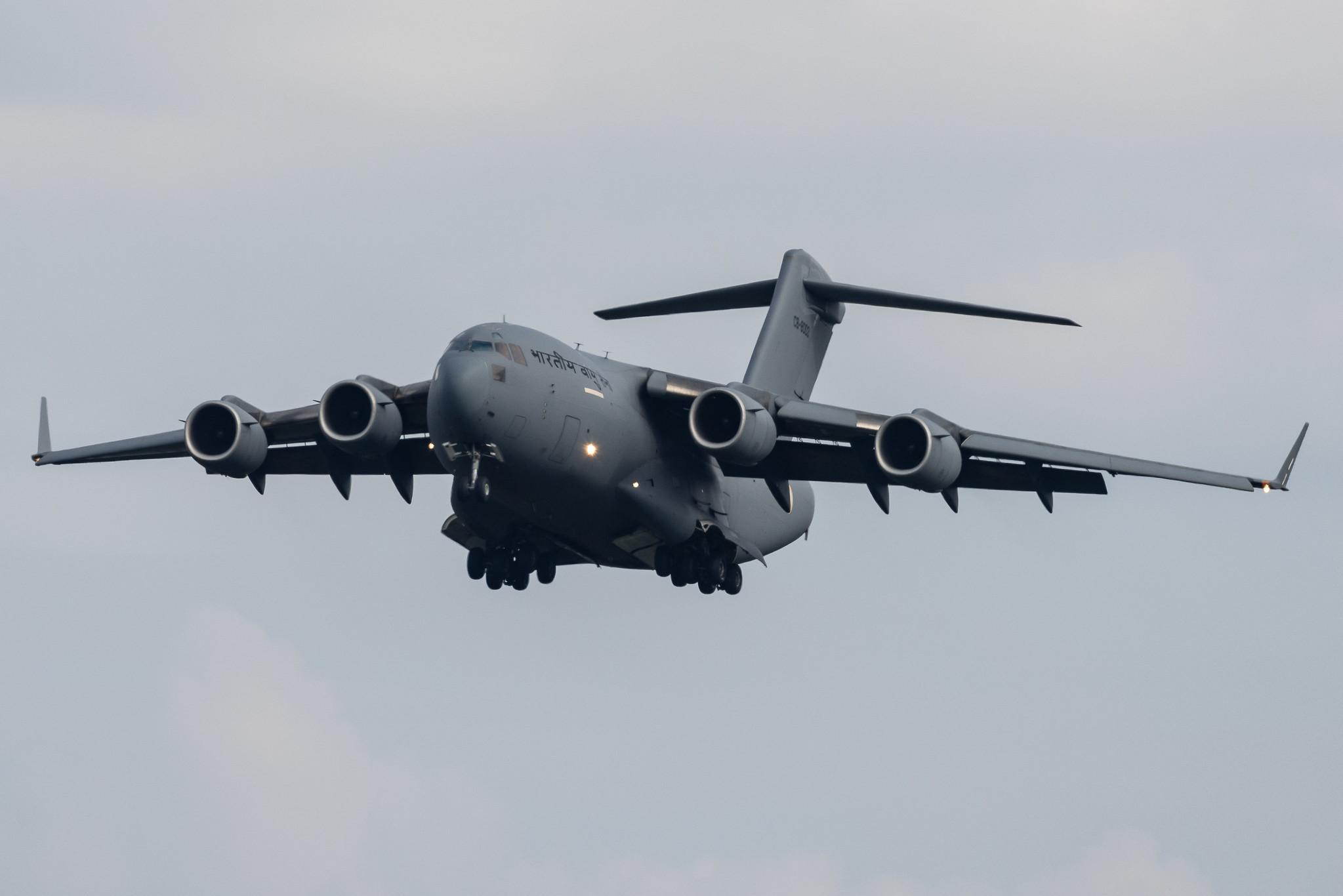 Hamburg Airport: Indian Air Force (/ IFC) | Boeing C-17A Globemaster III C17 | CB-8003 | MSN F-259
