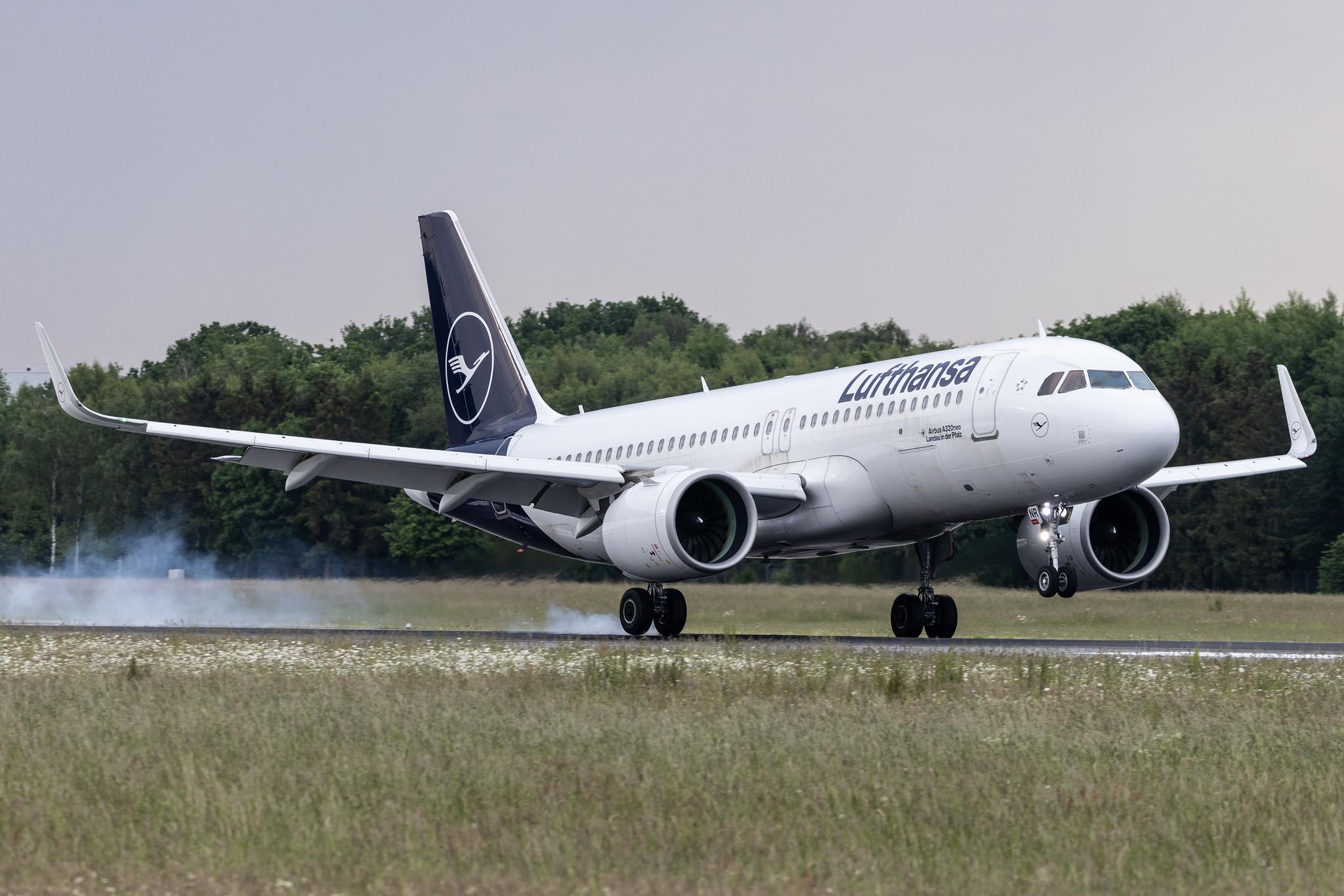 Hamburg Airport: Lufthansa (LH / DLH) | Airbus A320-271N A20N | D-AINR | MSN 8725