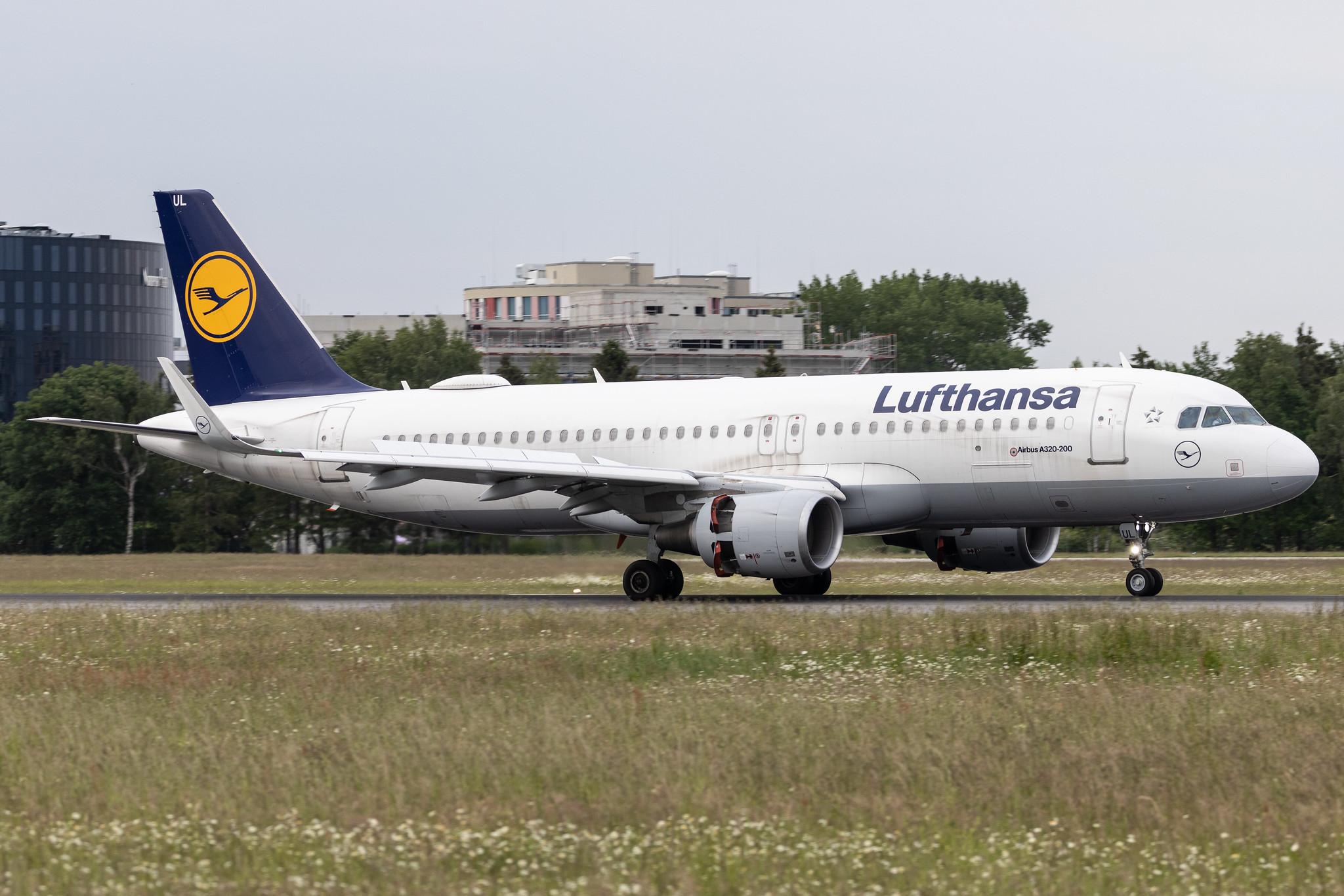 Hamburg Airport: Lufthansa (LH / DLH) | Airbus A320-214 A320 | D-AIUL | MSN 6521