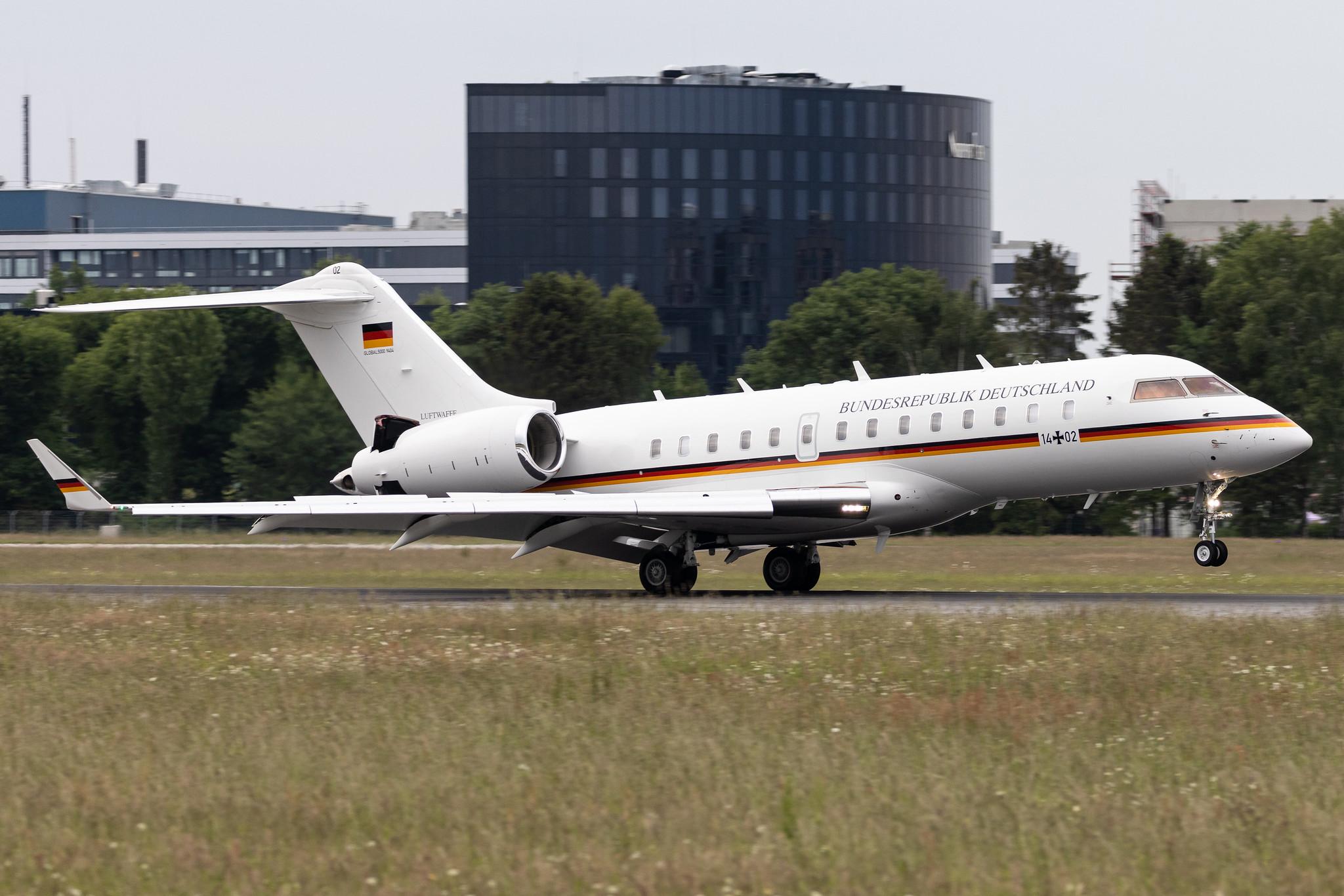 Hamburg Airport: German Air Force ( / GAF) | Bombardier BD-700-1A11 Global 5000 GLEX | 14+02 | MSN 9404