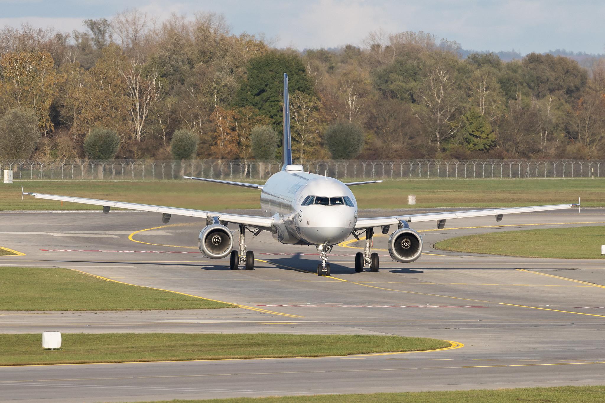 Munich Airport: Lufthansa (LH / DLH) | Airbus A321-231 A321 | D-AIDQ | MSN 5028