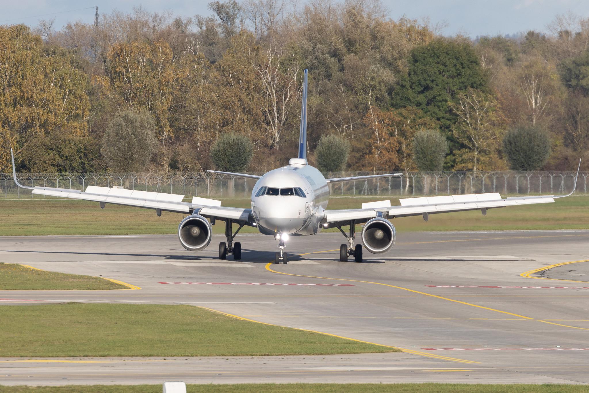 Munich Airport: Lufthansa (LH / DLH) | Airbus A320-214 A320 | D-AIUL | MSN 6521