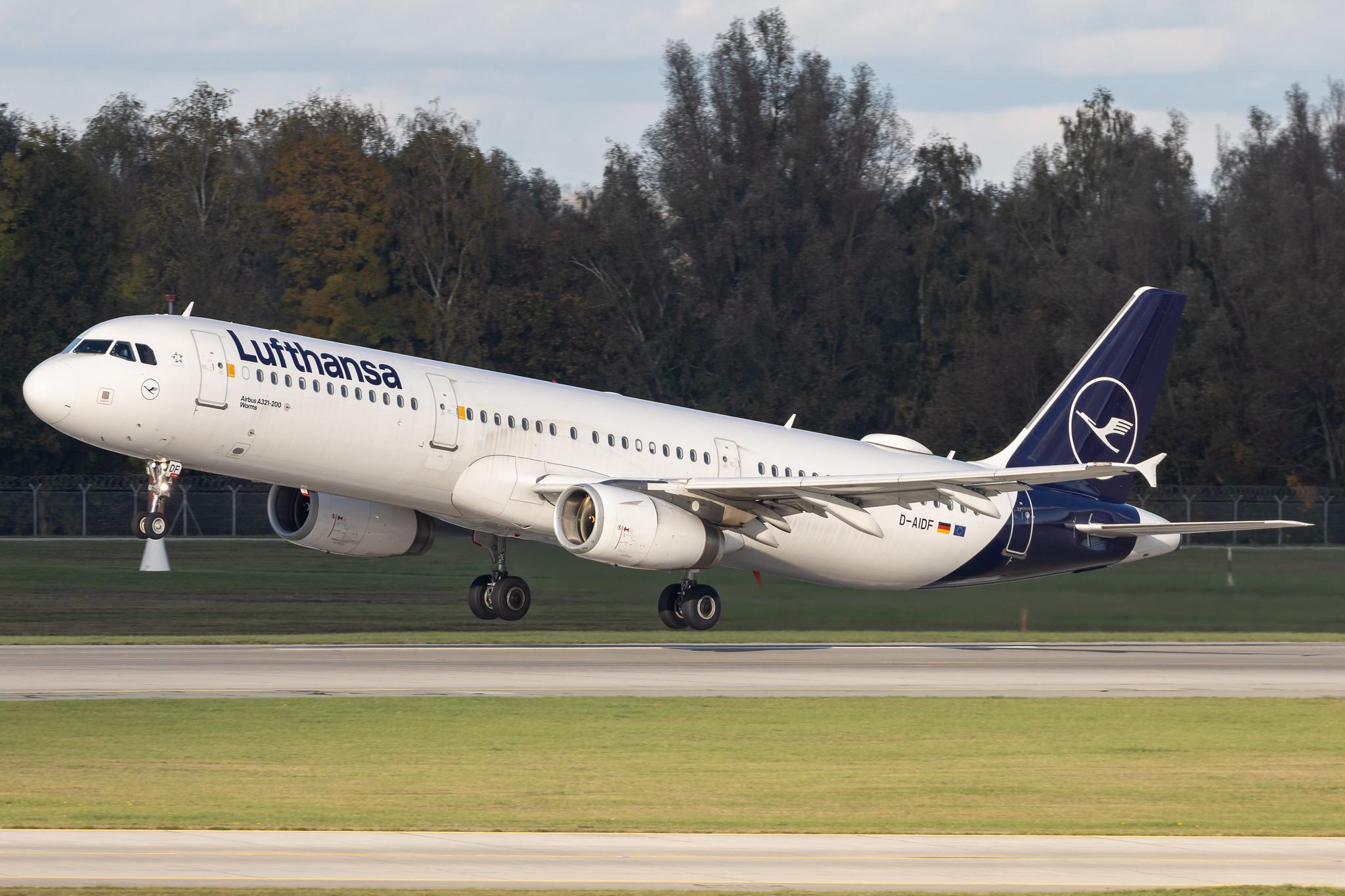 Munich Airport: Lufthansa (LH / DLH) | Airbus A321-231 A321 | D-AIDF | MSN 4626