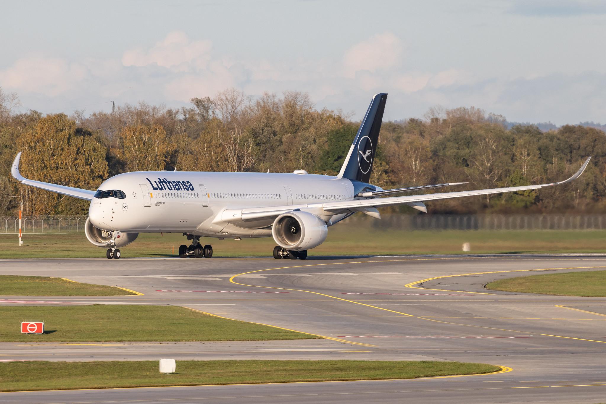 Munich Airport: Lufthansa (LH / DLH) | Airbus A350-941 A359 | D-AIVB | MSN 236