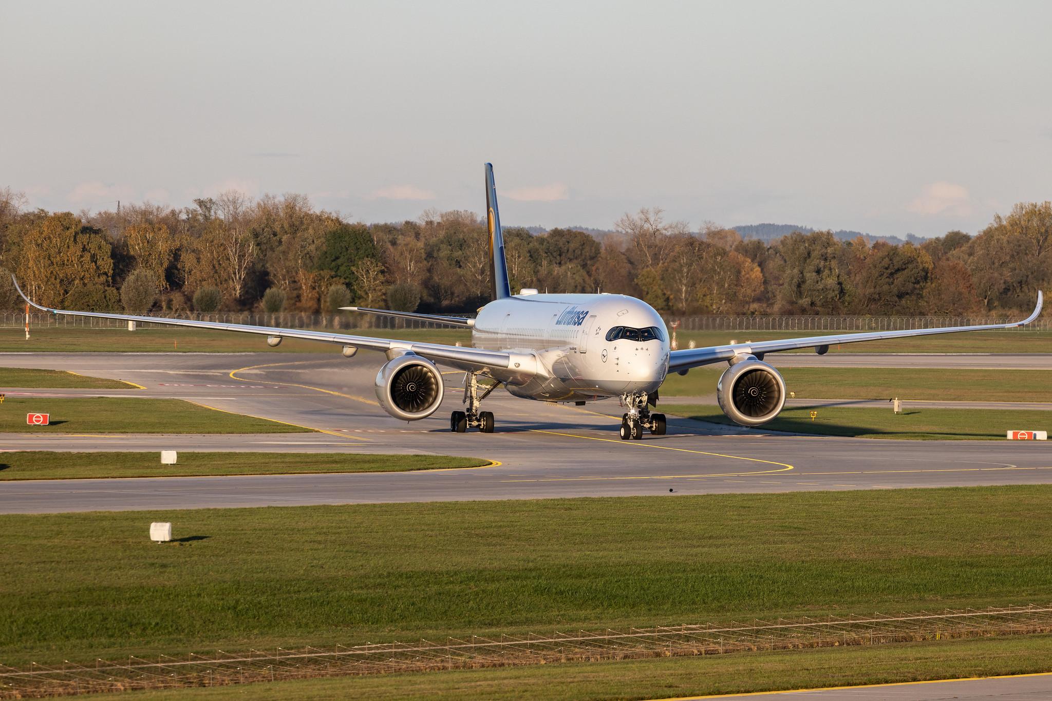 Munich Airport: Lufthansa (LH / DLH) | Airbus A350-941 A359 | D-AIXD | MSN 127
