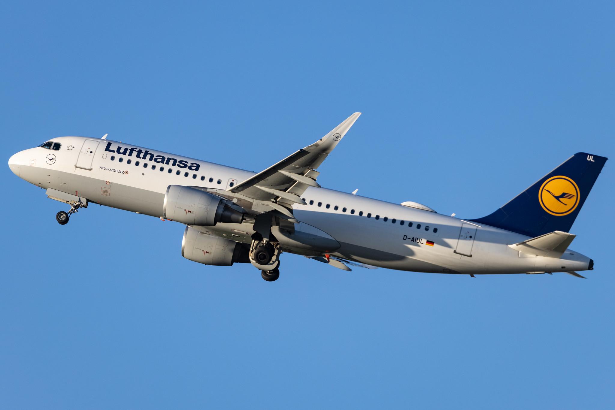 Munich Airport: Lufthansa (LH / DLH) | Airbus A320-214 A320 | D-AIUL | MSN 6521