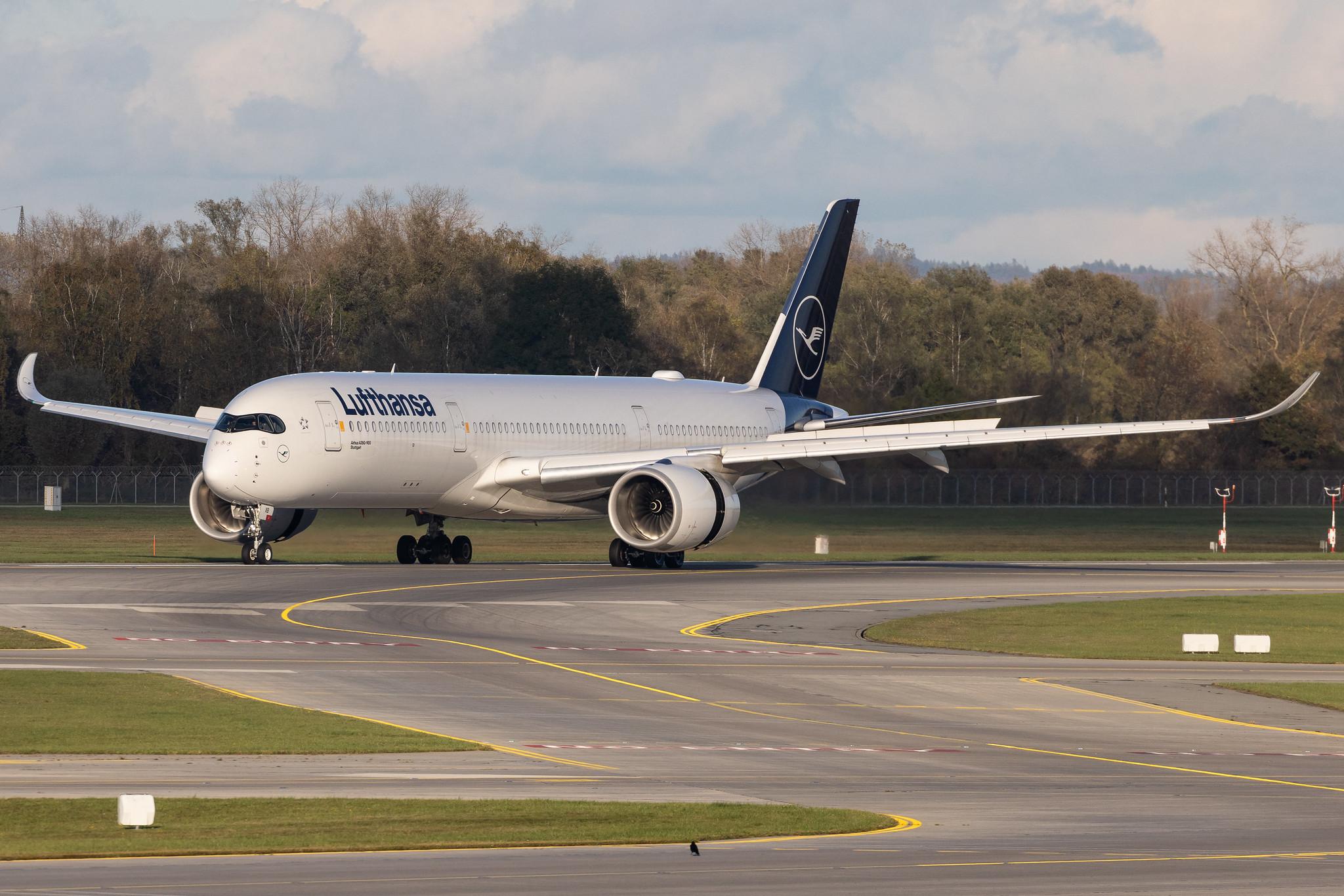 Munich Airport: Lufthansa (LH / DLH) | Airbus A350-941 A359 | D-AIXB | MSN 080