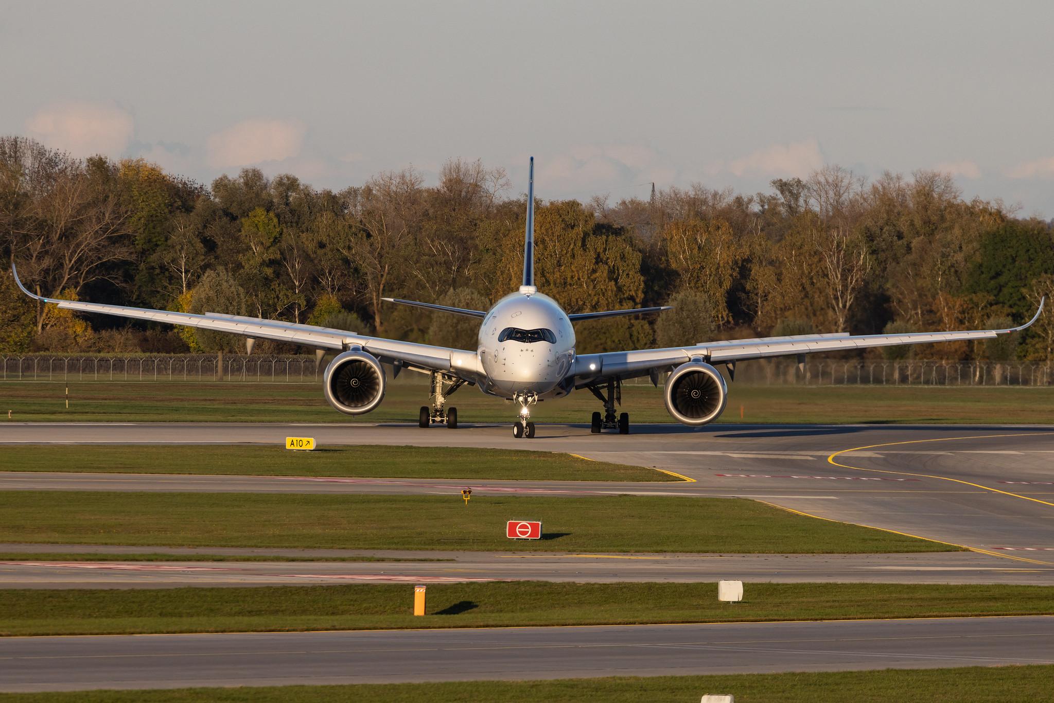 Munich Airport: Lufthansa (LH / DLH) | Airbus A350-941 A359 | D-AIXD | MSN 127