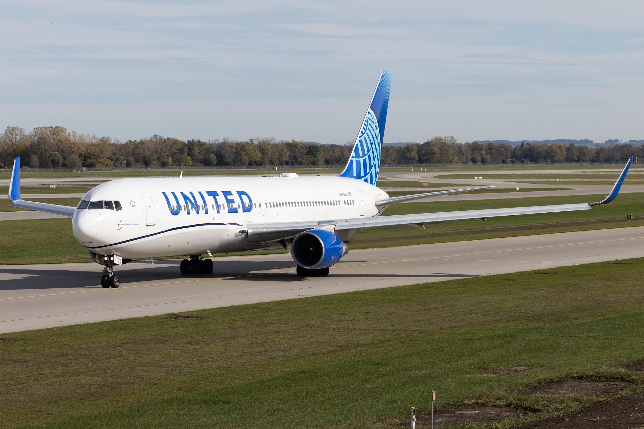 Munich Airport: United Airlines (UA / UAL) | Boeing 767-322(ER) B763 | N654UA | MSN 25392
