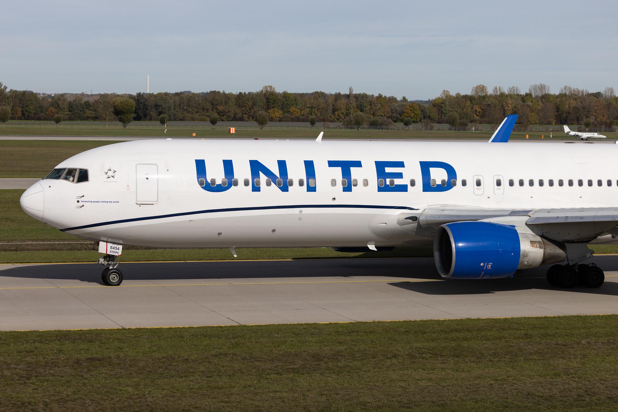 Munich Airport: United Airlines (UA / UAL) | Boeing 767-322(ER) B763 | N654UA | MSN 25392