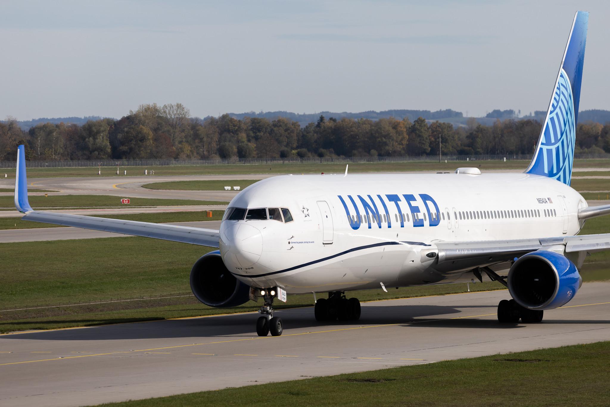 Munich Airport: United Airlines (UA / UAL) | Boeing 767-322(ER) B763 | N654UA | MSN 25392