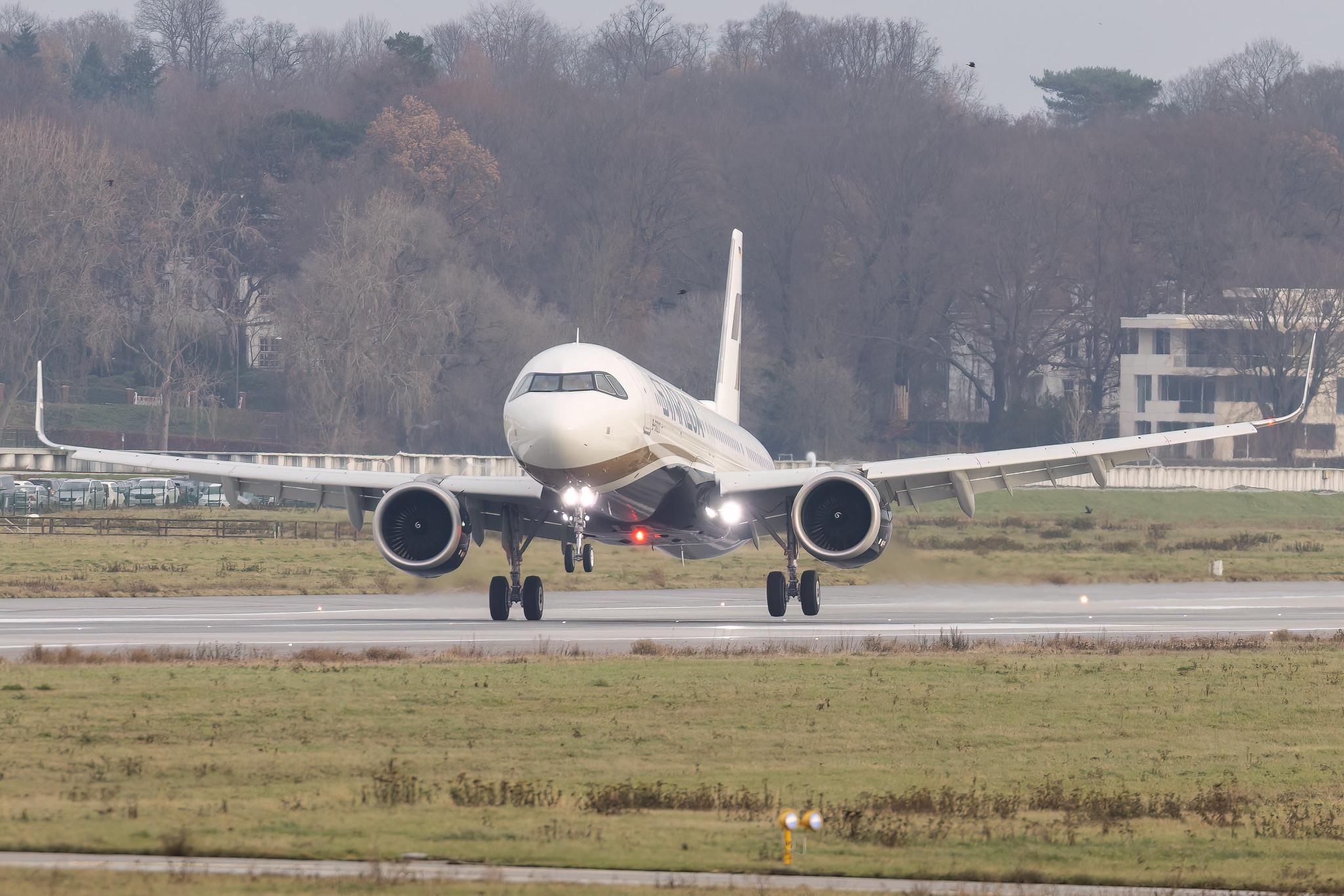 Hamburg Finkenwerder: Starlux Airlines (JX / SJX) | Airbus A321-252NX A21N | D-AZAB | B-58213 | MSN 11068