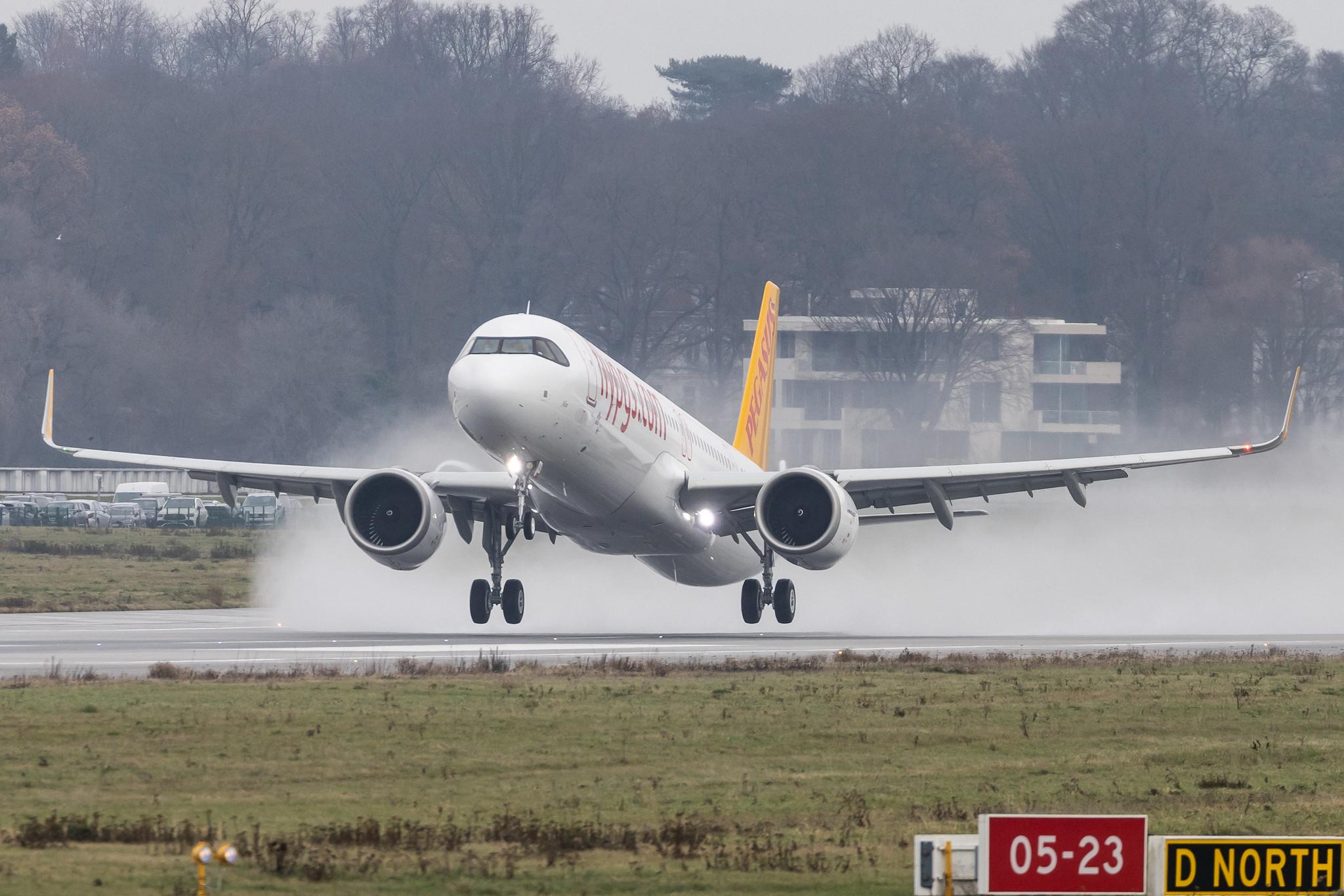 Hamburg Finkenwerder: Pegasus (PC / PGT) | Airbus A321-251NX A21N | D-AXXV | TC-RDB | MSN 11100