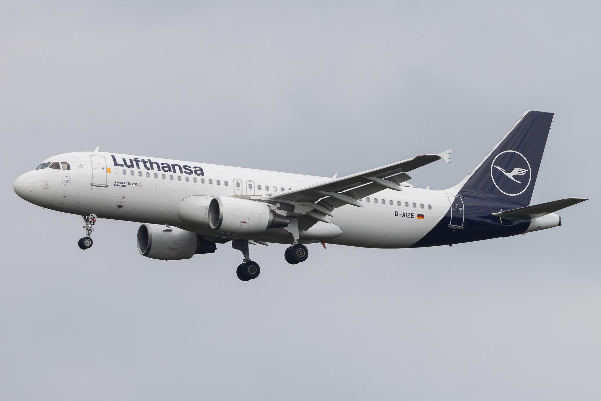 Köln Bonn Airport: Lufthansa (LH / DLH) | Airbus A320-214 A320 | D-AIZE | MSN 4261