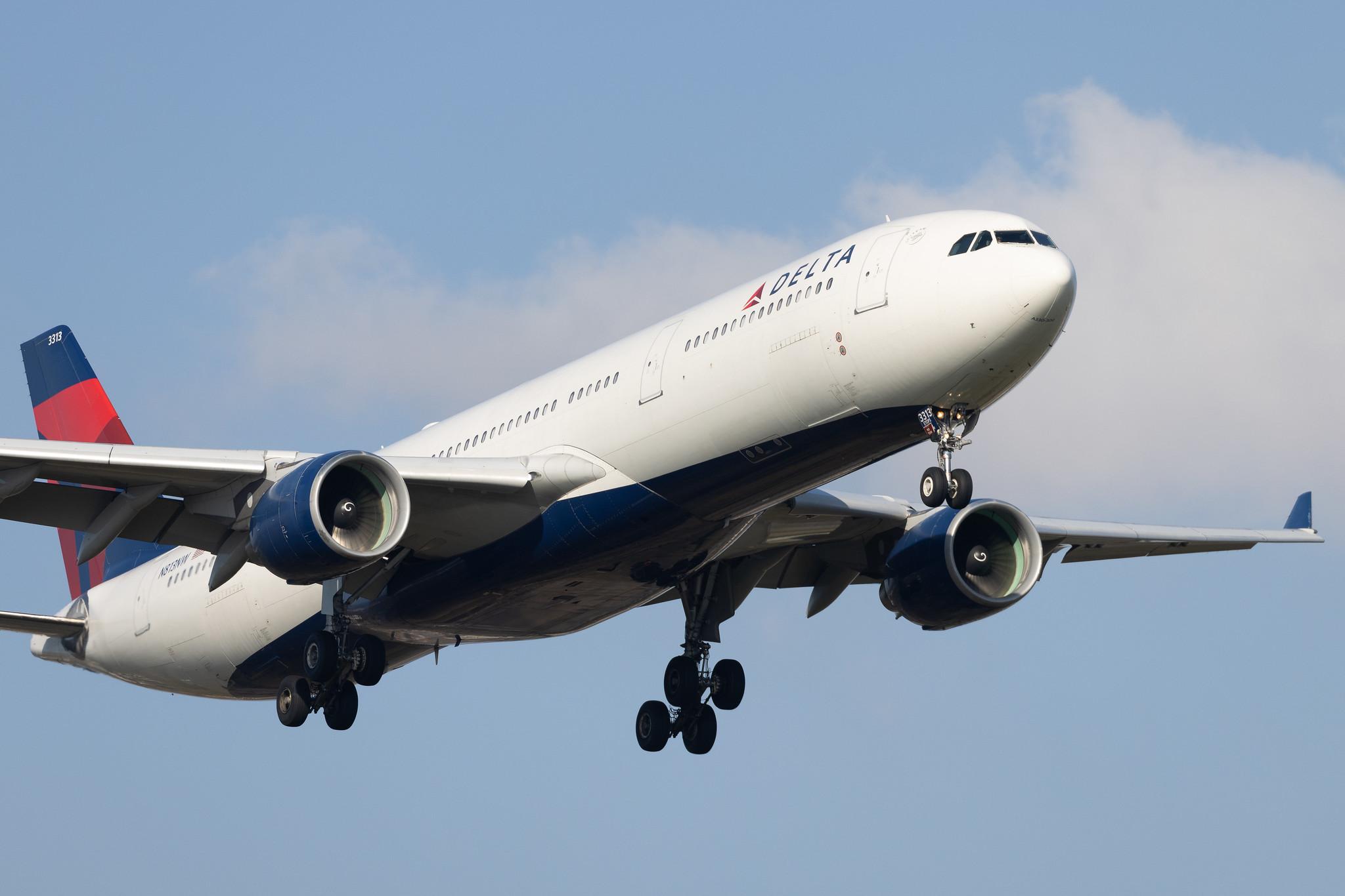 London Heathrow: Delta Air Lines (DL / DAL) |  Airbus A330-323 A333 | N813NW | MSN 0799