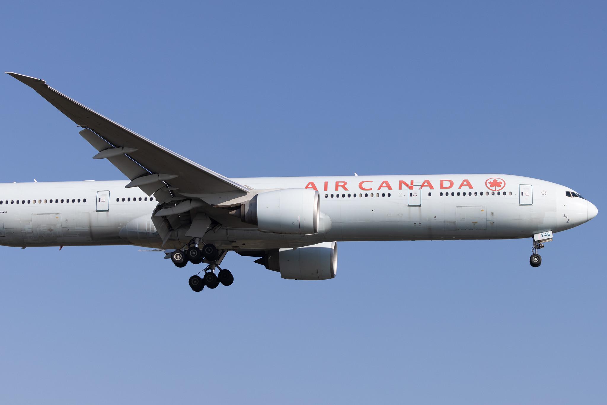 London Heathrow: Air Canada (AC / ACA) |  Boeing 777-333(ER) B77W | C-FNNU | MSN 43249