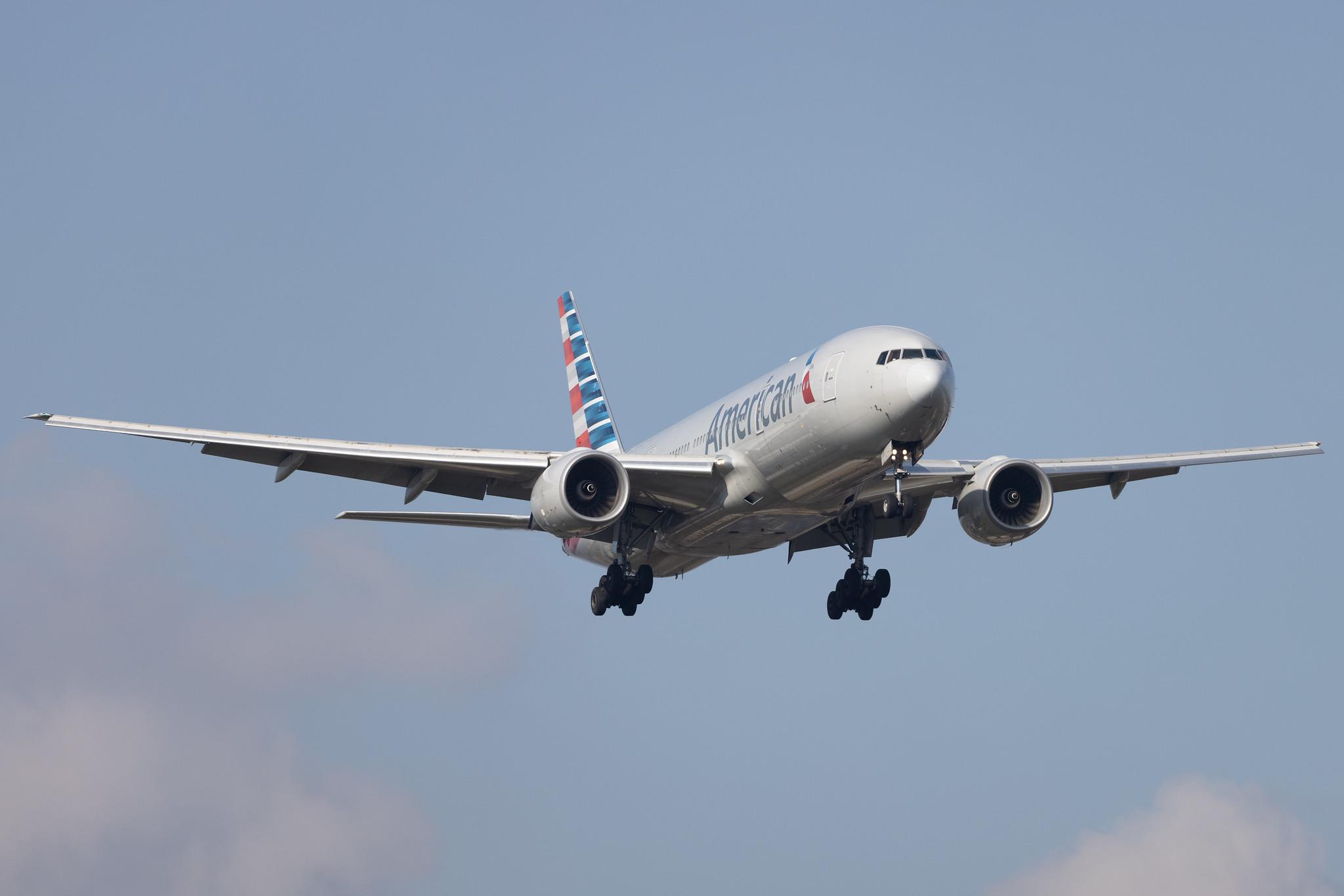 London Heathrow: American Airlines (AA / AAL) | Boeing 777-223(ER) B772 | N750AN | MSN 30259