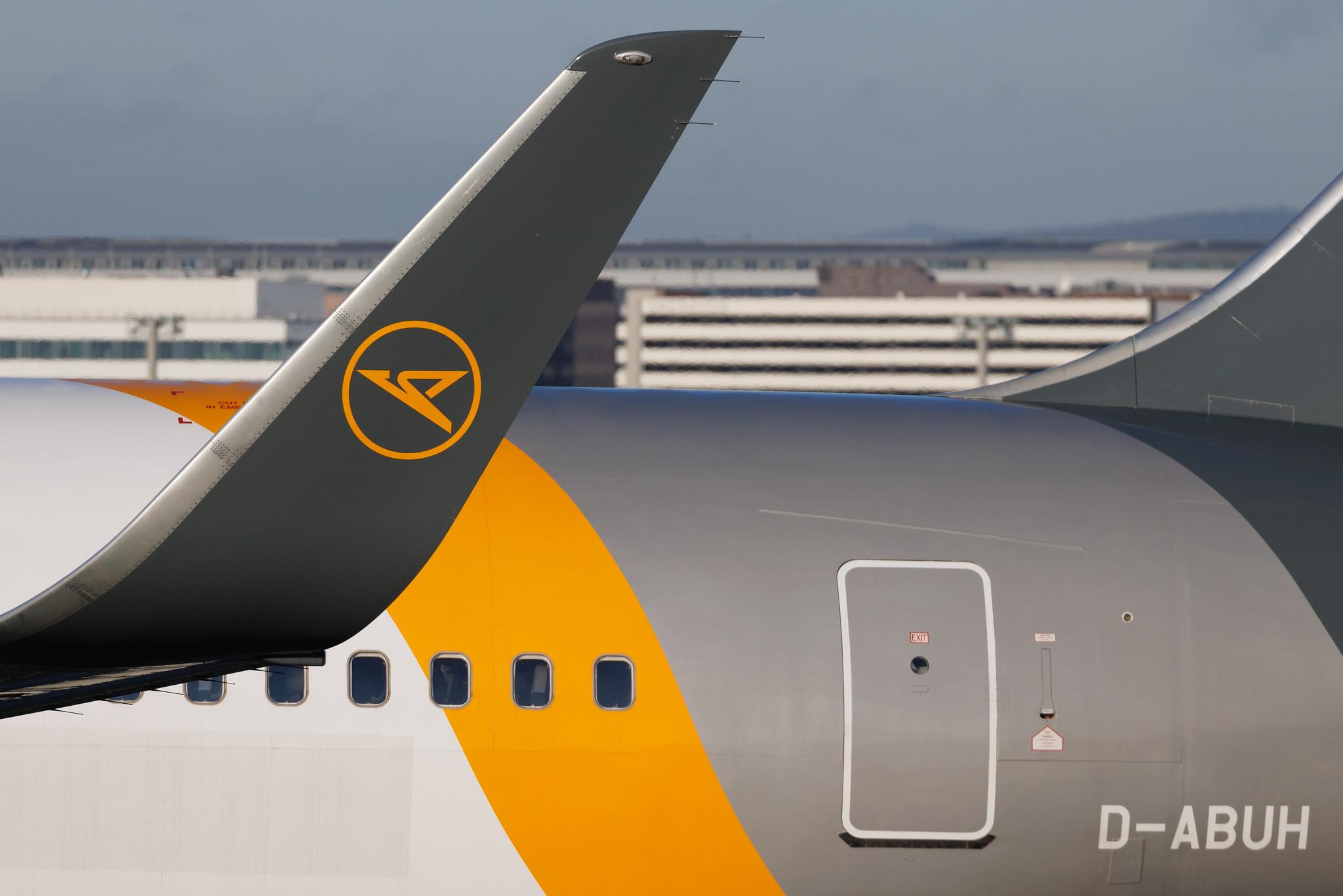 Frankfurt Airport: Condor (DE / CFG) | Boeing 767-330(ER) B763 | D-ABUH | MSN 26986