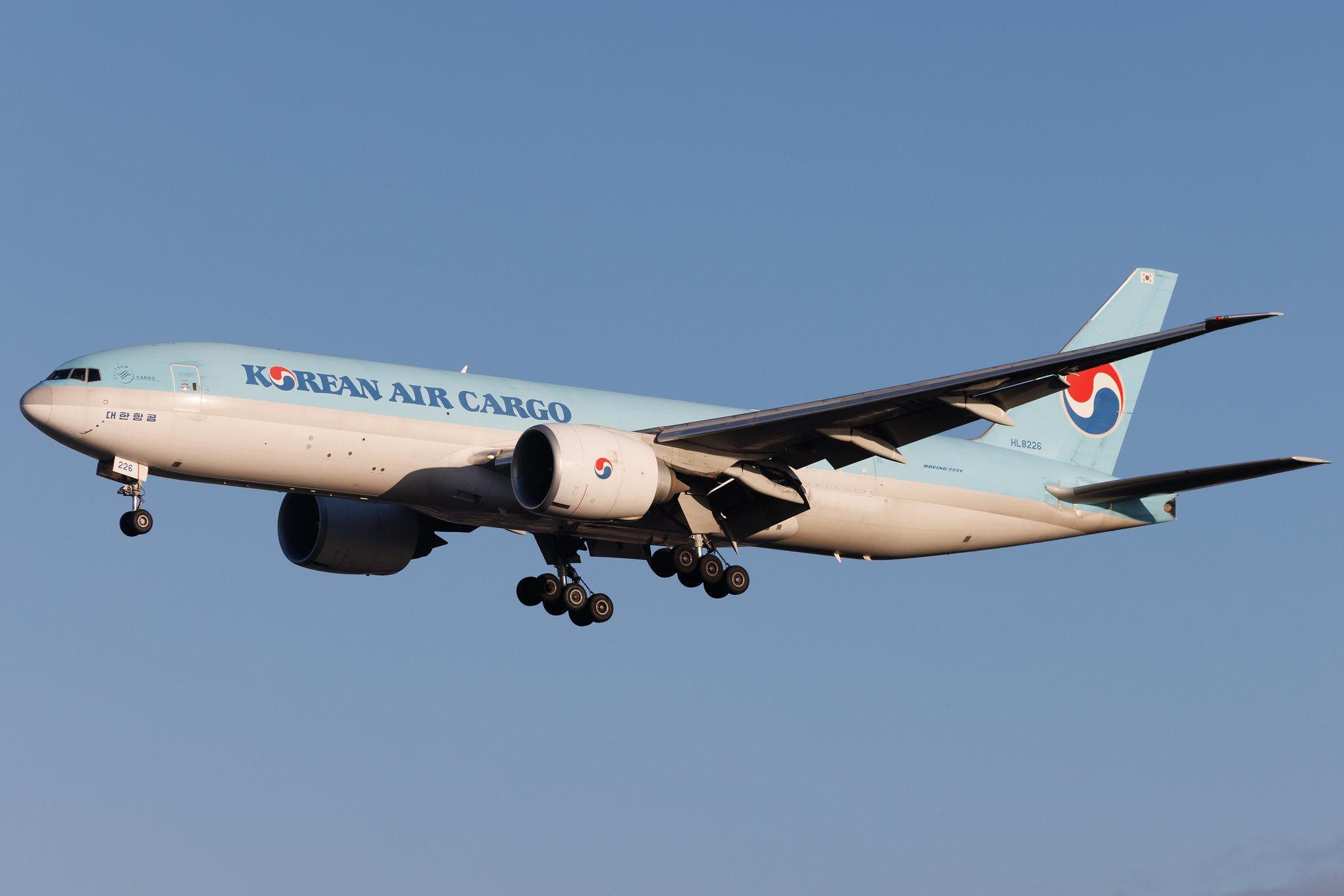 Frankfurt Airport: Korean Air Cargo (KE / KAL) | Operator: Korean Air | B77L | HL8226 | MSN 37640