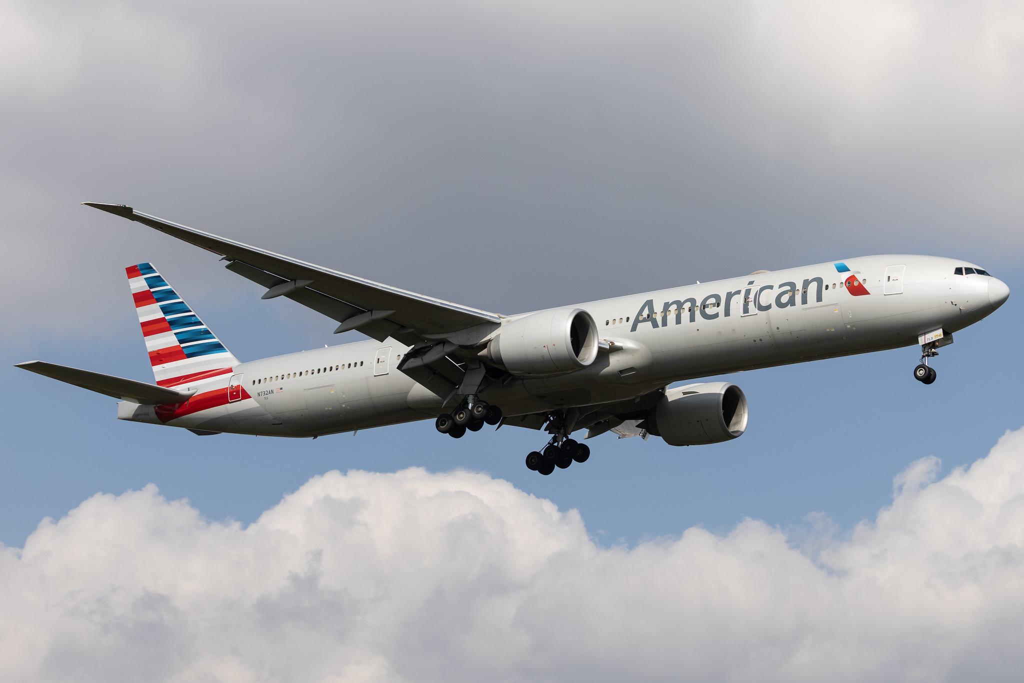 London Heathrow: American Airlines (AA / AAL) | Boeing 777-323(ER) B77W | N732AN | MSN 31549