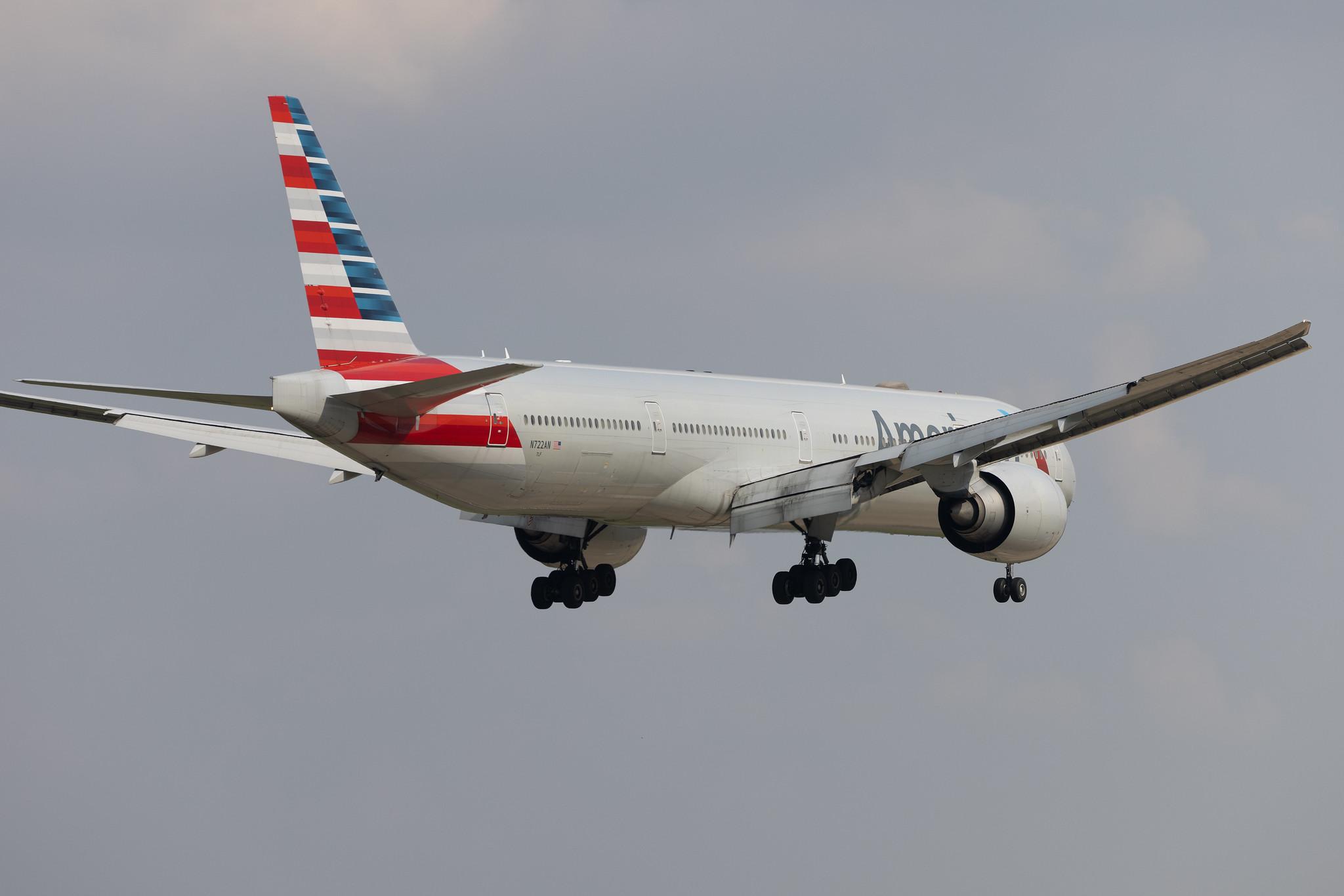 London Heathrow: American Airlines (AA / AAL) | Boeing 777-323(ER) B77W | N722AN | MSN 31547