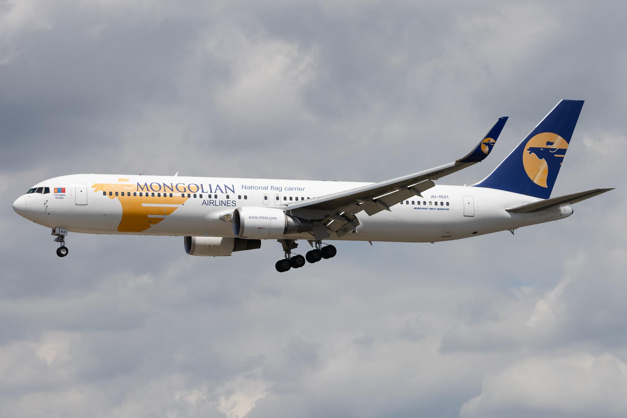 Frankfurt Airport: MIAT Mongolian Airlines (OM / MGL) |  Boeing 767-34G(ER) B763 | JU-1021 | MSN 41519