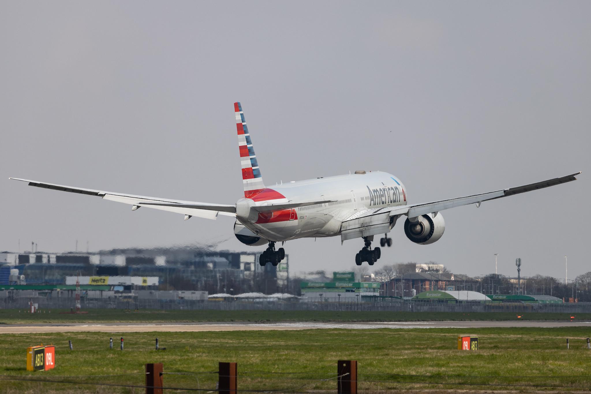 London Heathrow: American Airlines (AA / AAL) | Boeing 777-323(ER) B77W | N722AN | MSN 31547