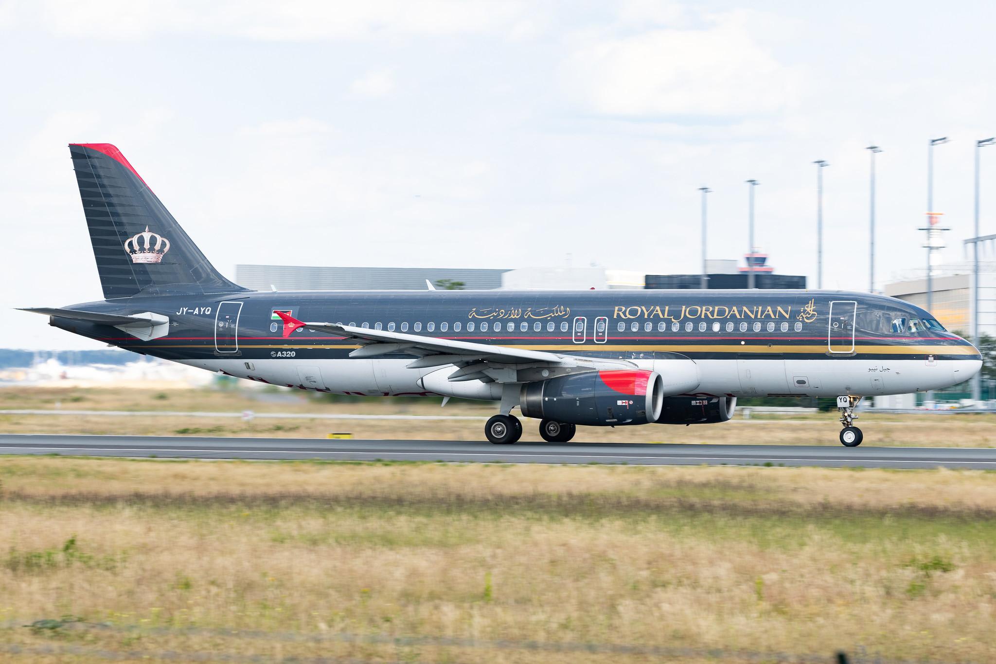 Frankfurt Airport: Royal Jordanian (RJ / RJA) | Airbus A320-232 A320 | JY-AYQ | MSN 4670