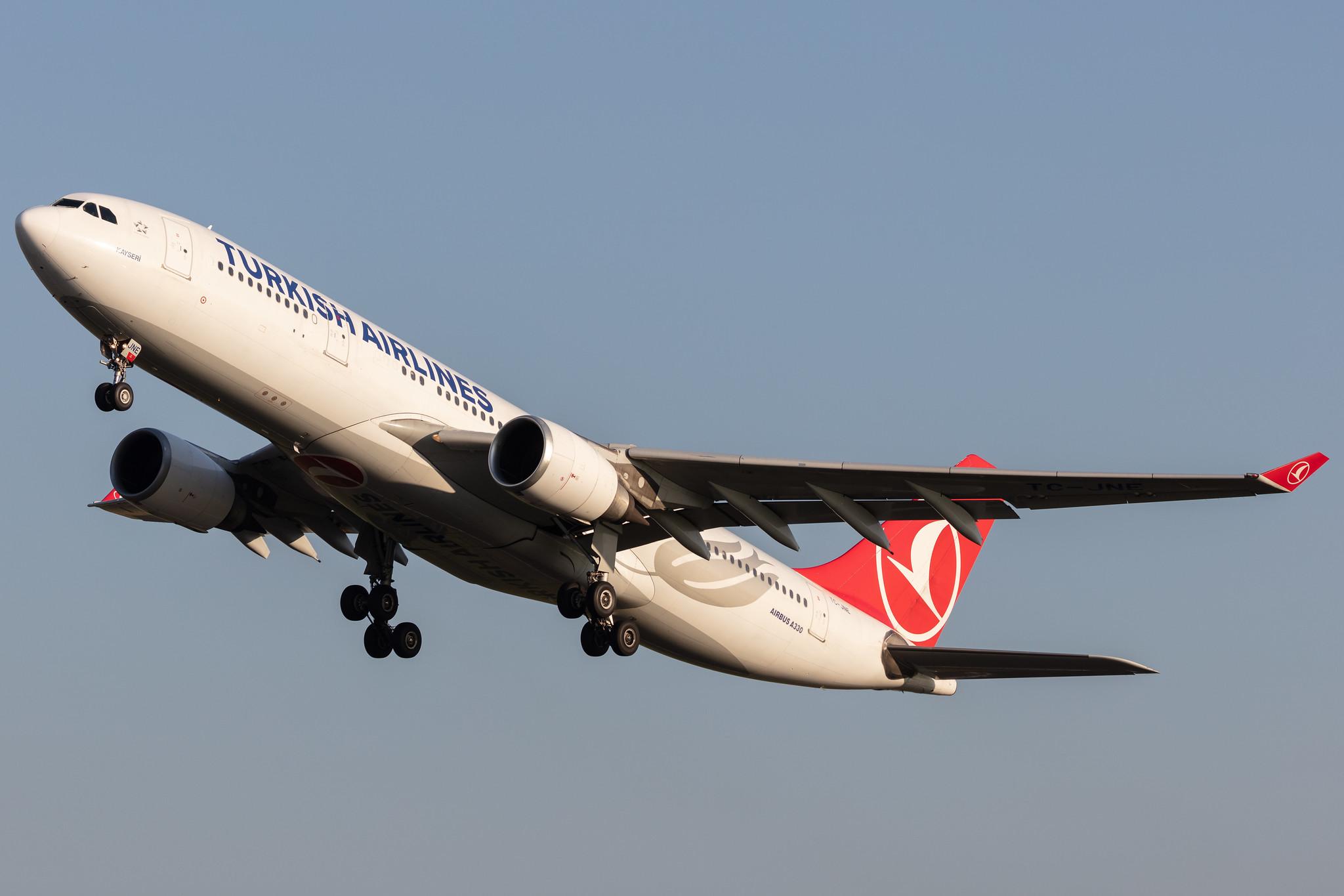 Amsterdam Schiphol: Turkish Airlines (TK / THY) |  Airbus A330-203 A332 | TC-JNE | MSN 0774